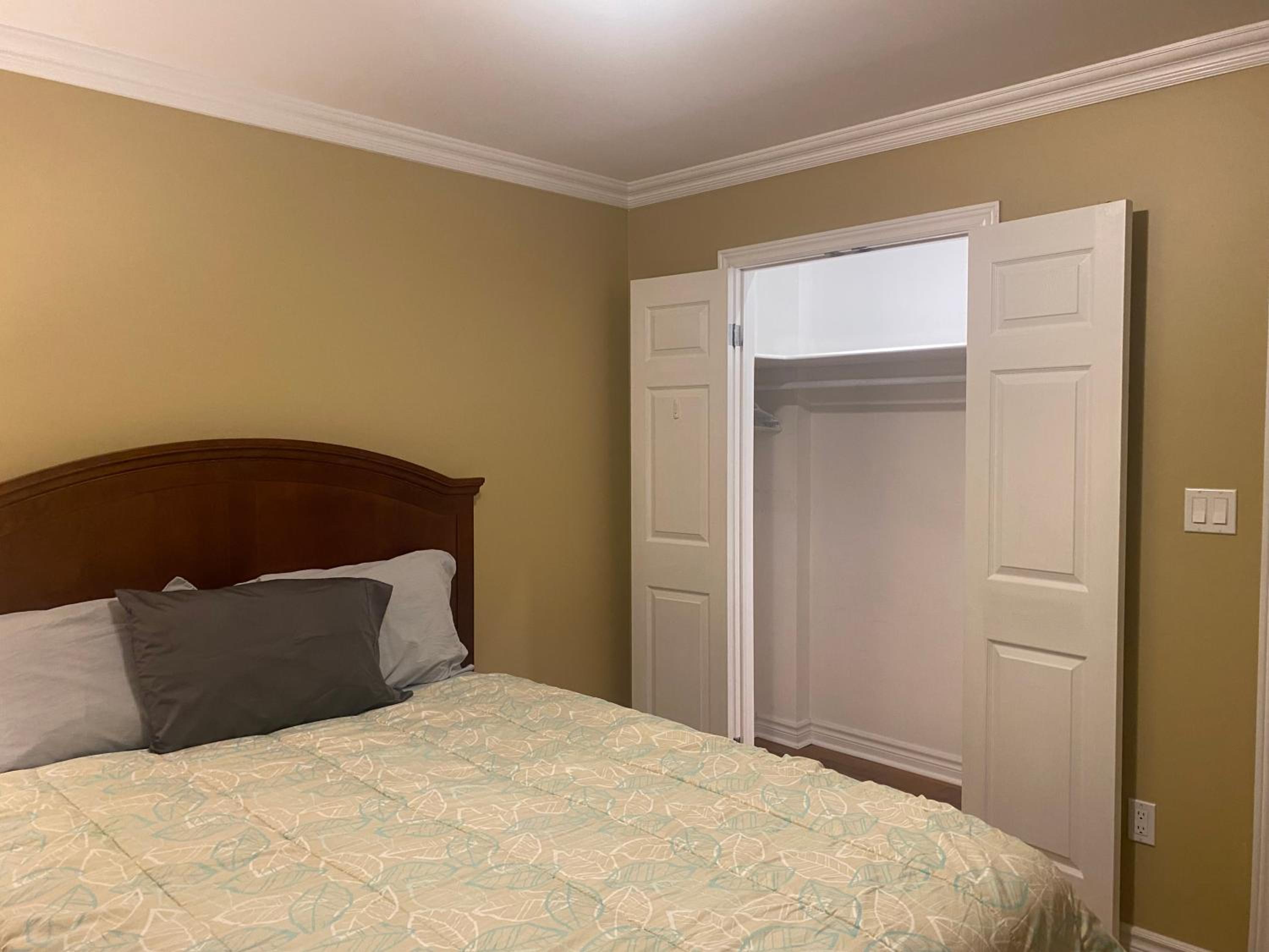 Nice Bedrooms in North York, Ontario