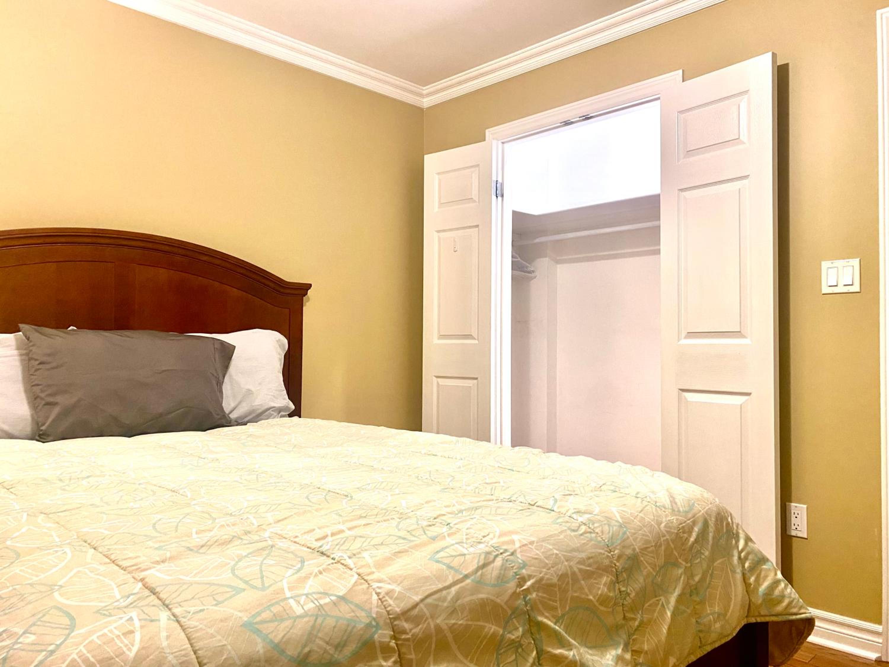 Nice Bedrooms in North York, Ontario