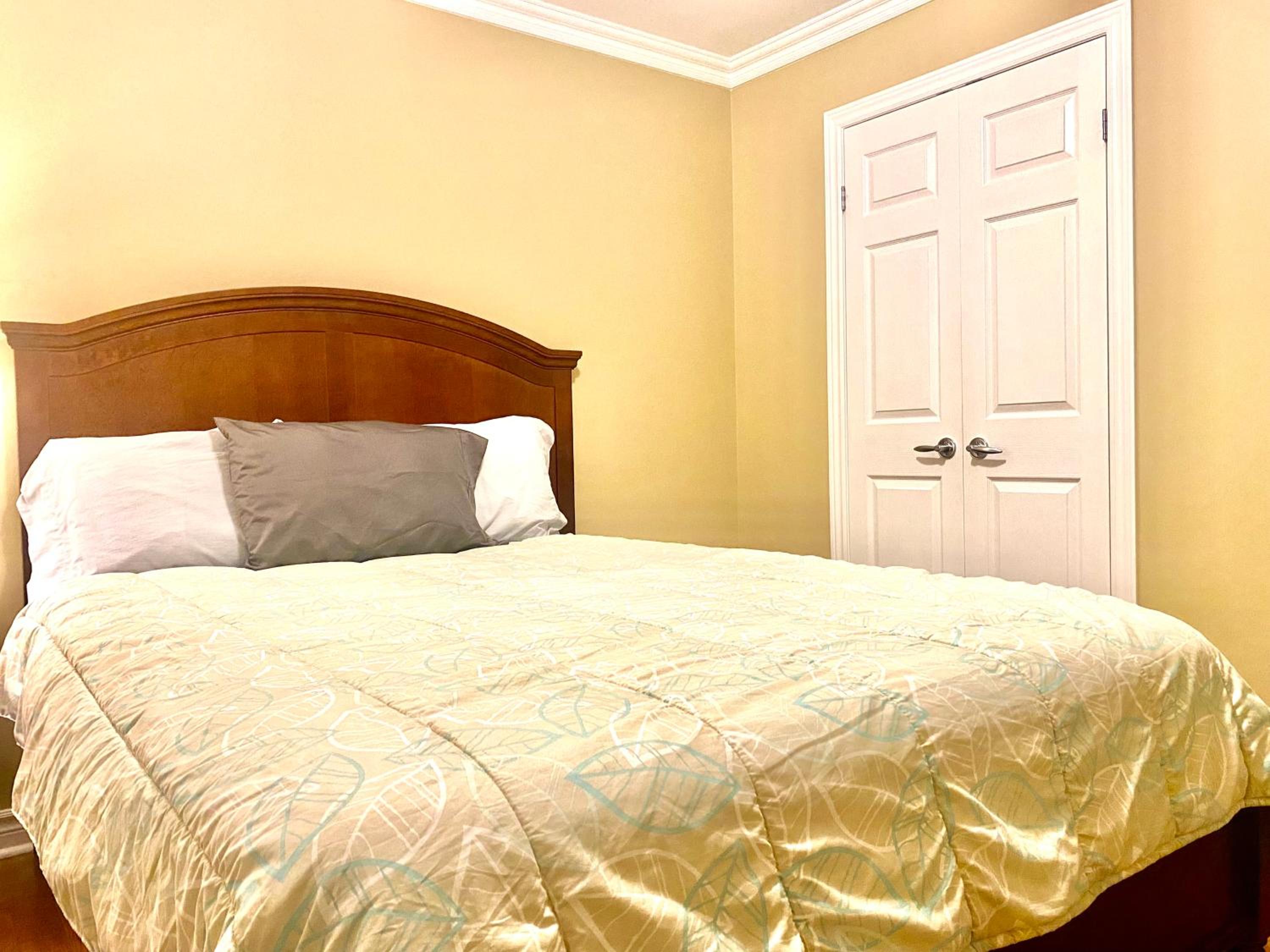Nice Bedrooms in North York, Ontario