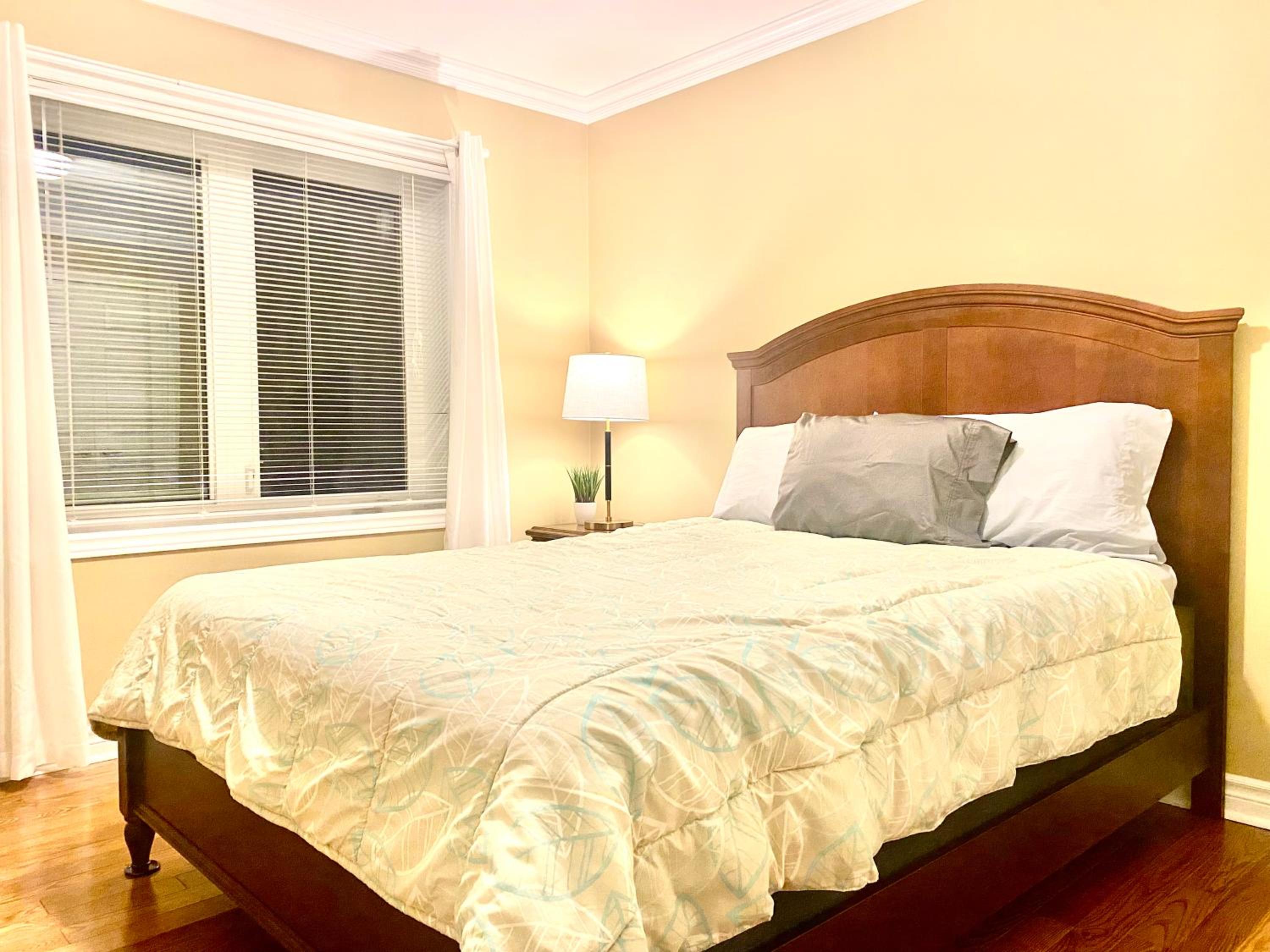 Nice Bedrooms in North York, Ontario
