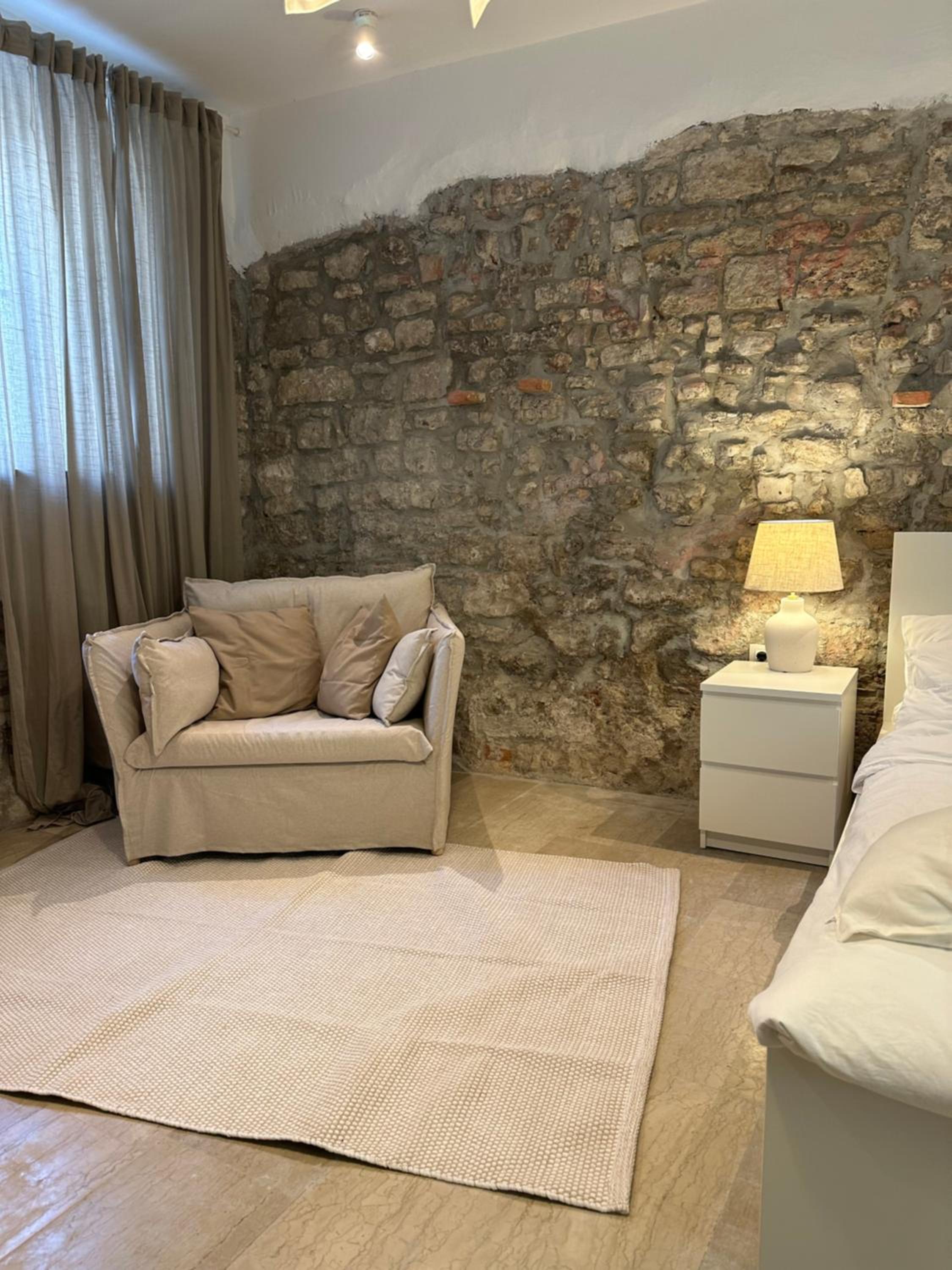 Konzul Apartment