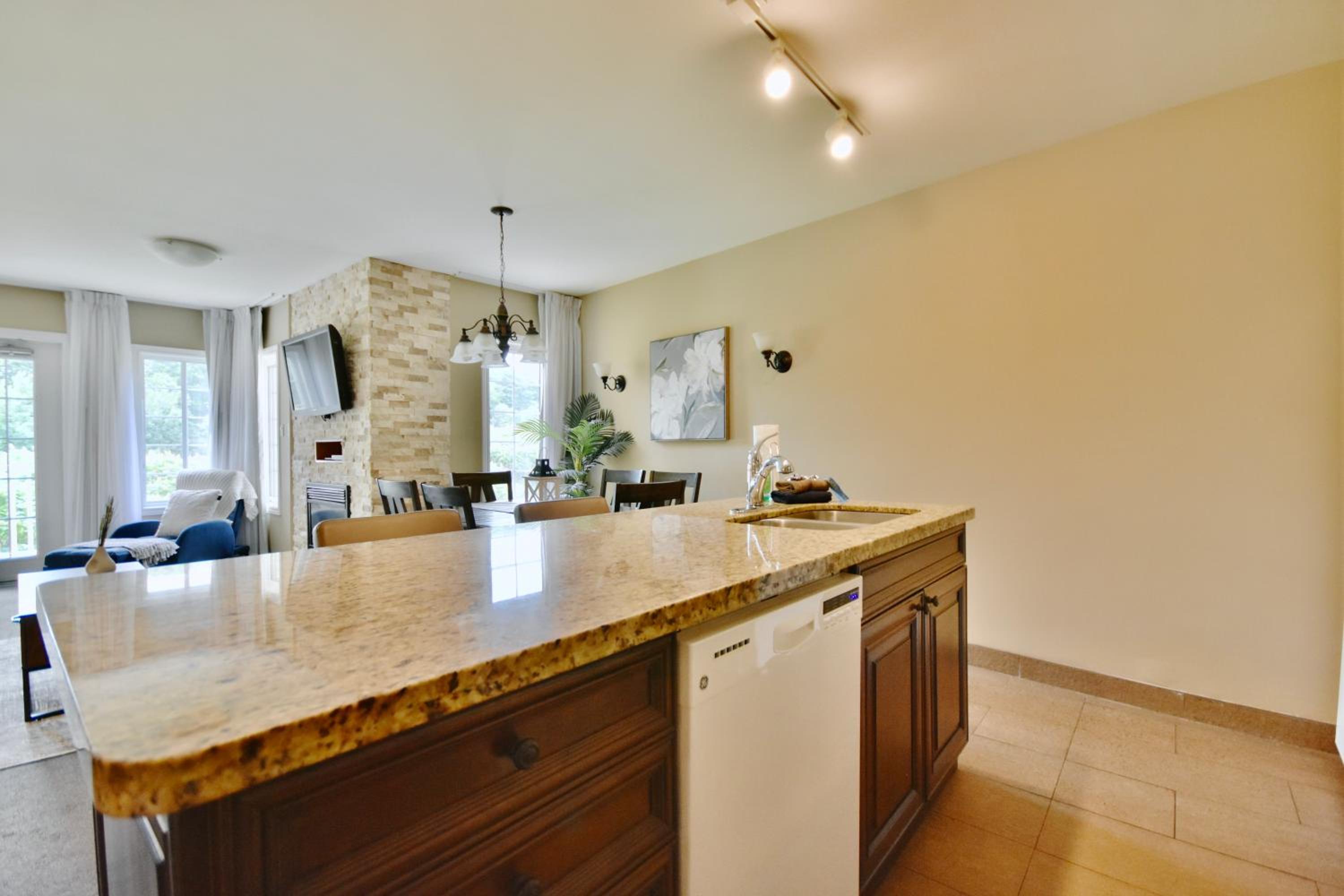 Beautiful Jacuzzi Suite with Garden View-Studio