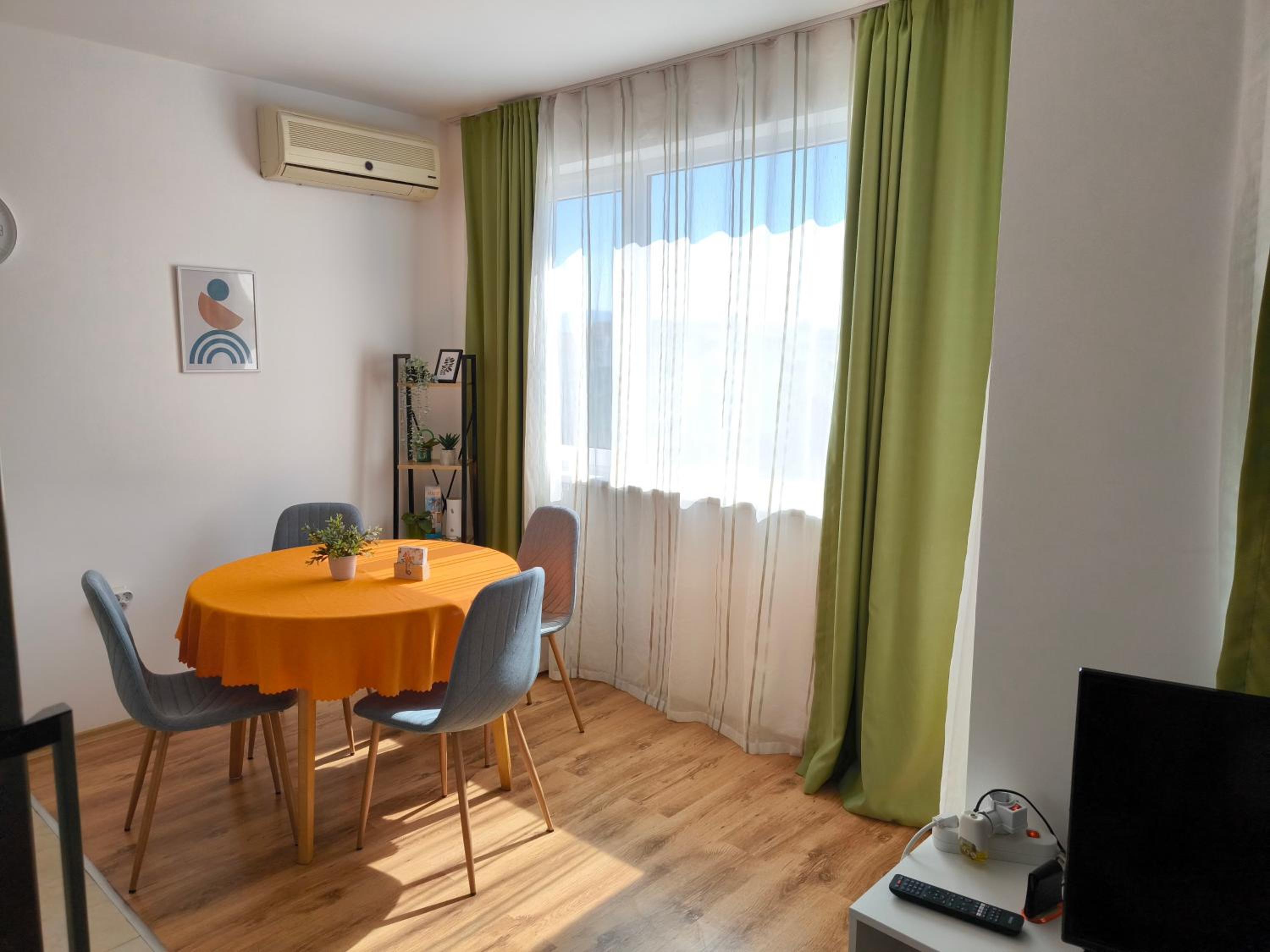 Sunny Beach Cozy Apartment With a Pool