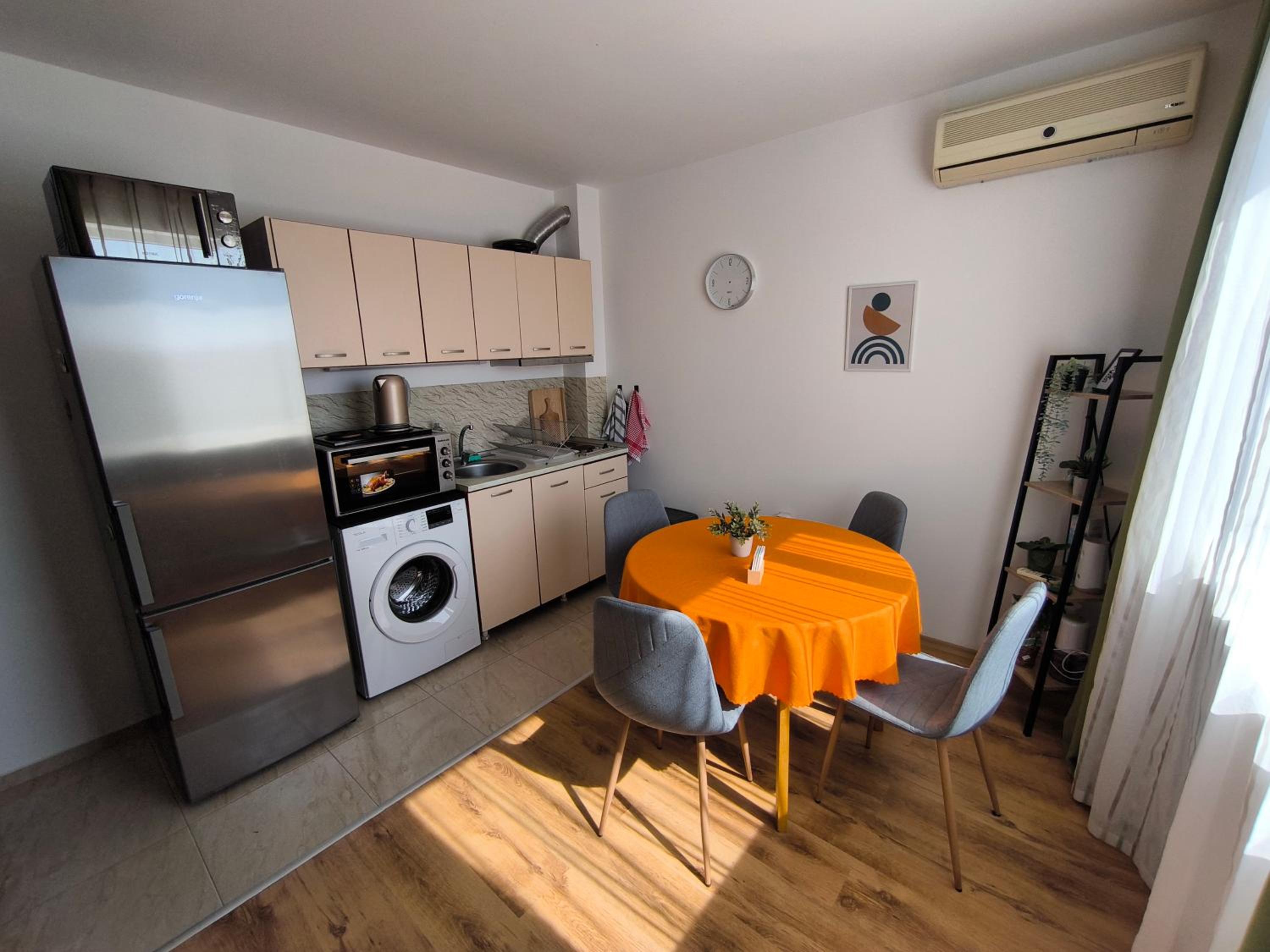 Sunny Beach Cozy Apartment With a Pool