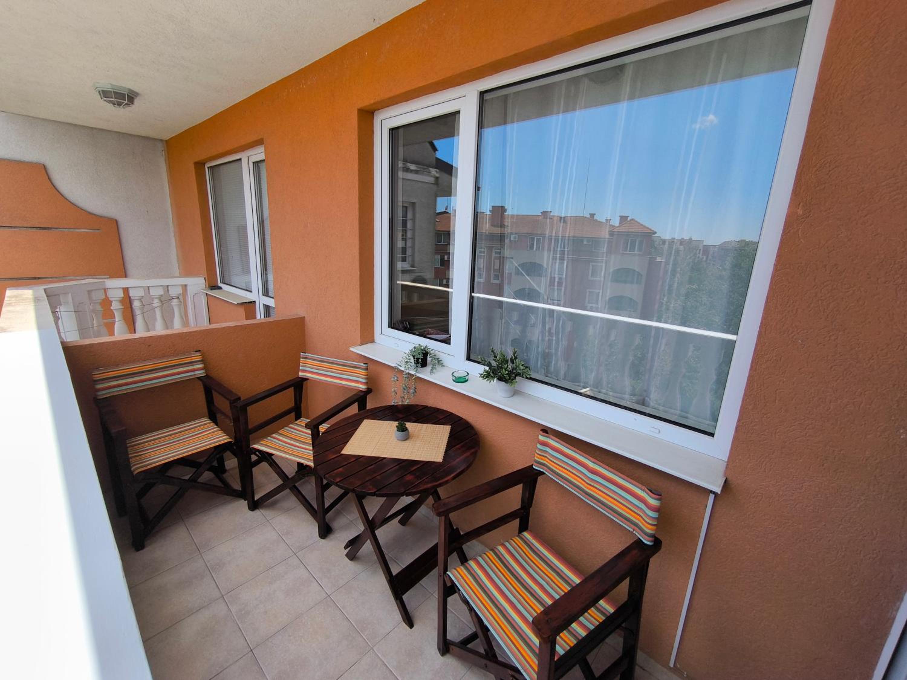 Sunny Beach Cozy Apartment With a Pool
