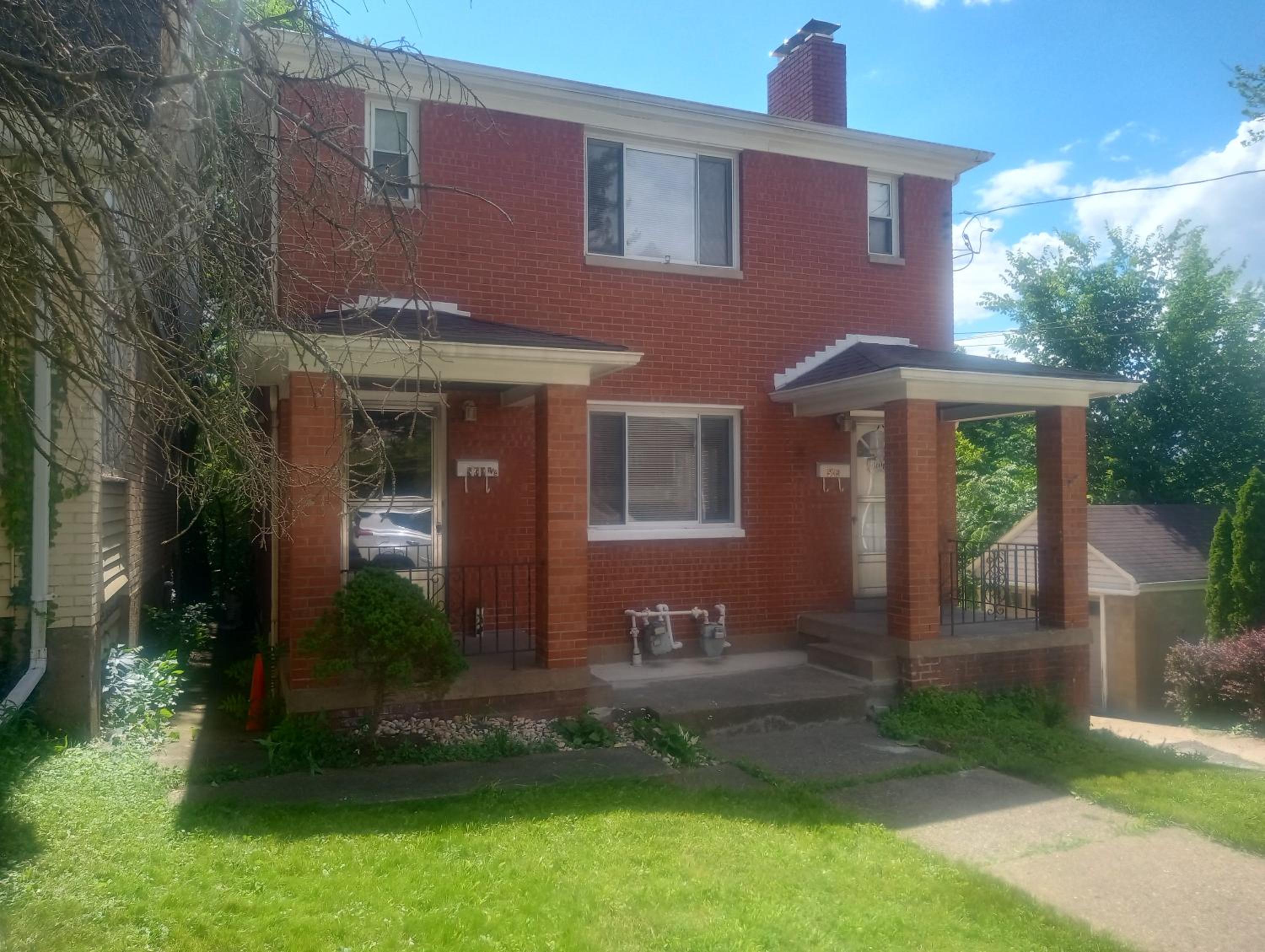 Pittsburgh Vacations - Beautifully Furnished Two-Bedroom Unit, Loaded With Appliances And Ample Parking - Property Image 1