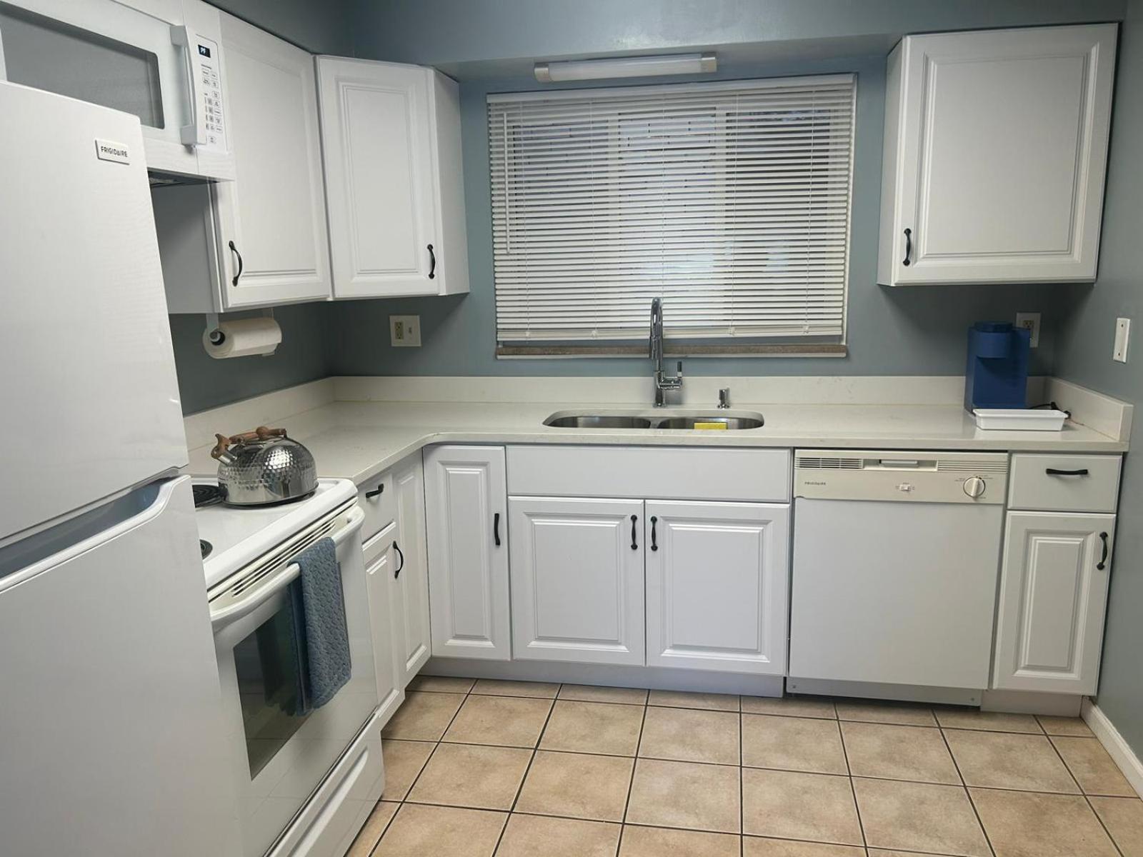 Beautifully Furnished Two-Bedroom Unit, Loaded With Appliances And Ample Parking - Property Image 21