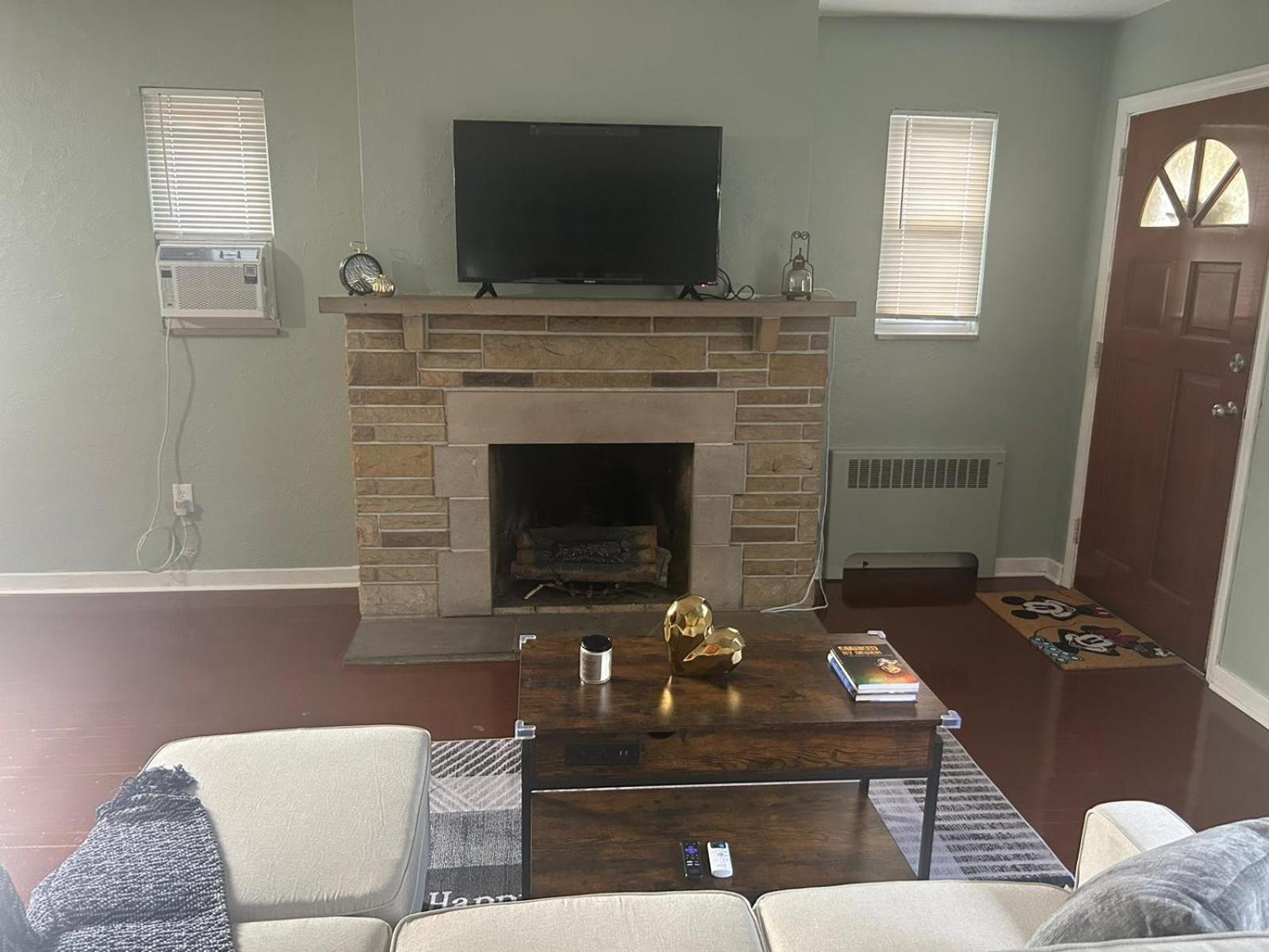 Beautifully Furnished Two-Bedroom Unit, Loaded With Appliances And Ample Parking - Property Image 19