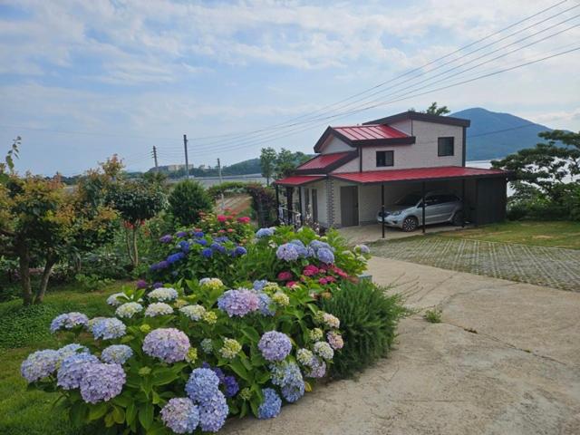 Yonghyun's house view 4