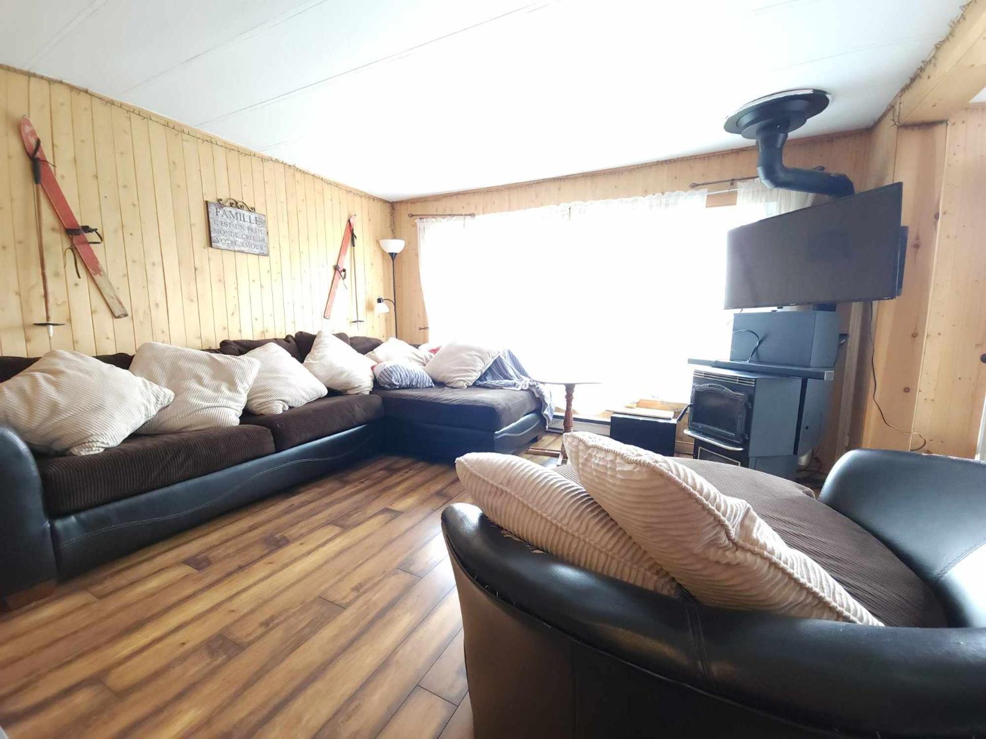 Maison au Pied du Mont Video