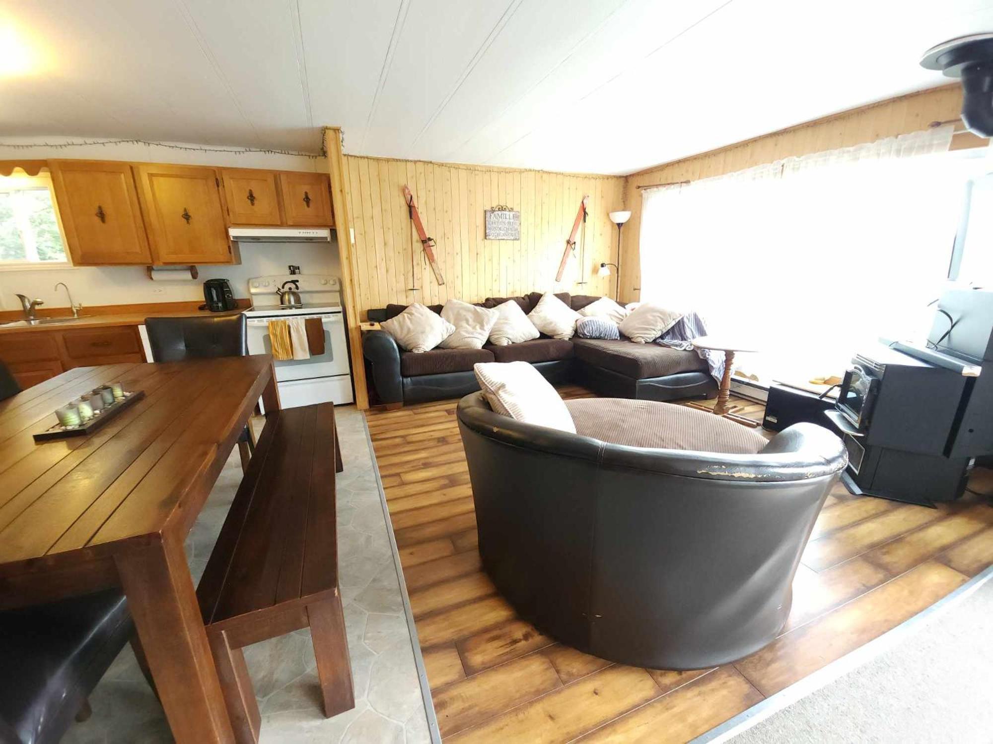 Maison au Pied du Mont Video