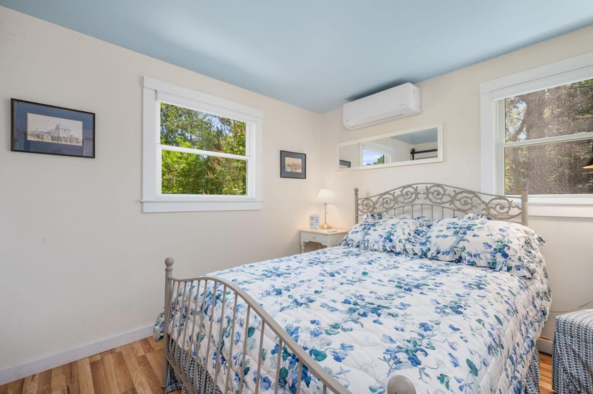 Dog-Friendly Cape Cottage Near Beach Towns view 5