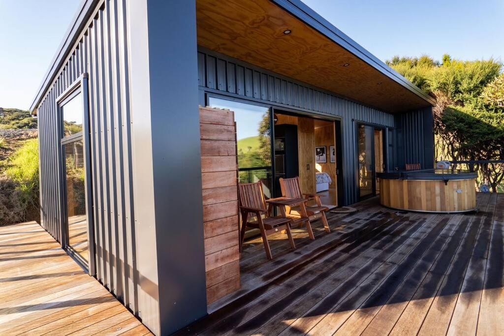 Foudre Suite with Hot Tub at Barrelled Wines Raglan