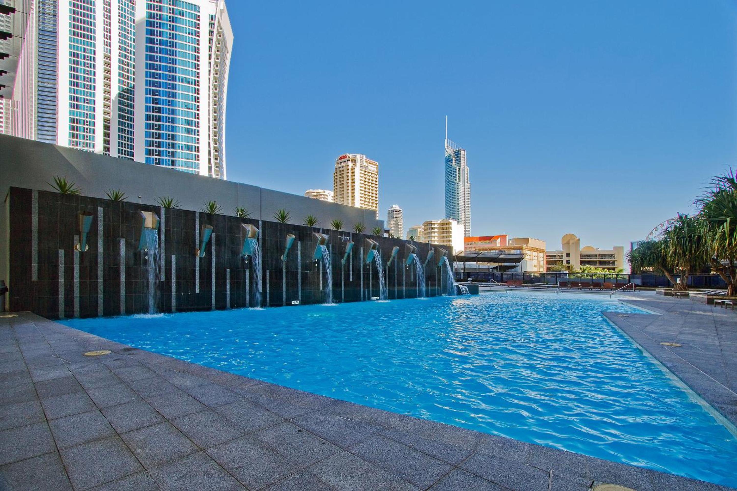 Circle on Cavill 3 Bedroom Sub Penthouse with BREATHTAKING Ocean Views, Q Stay