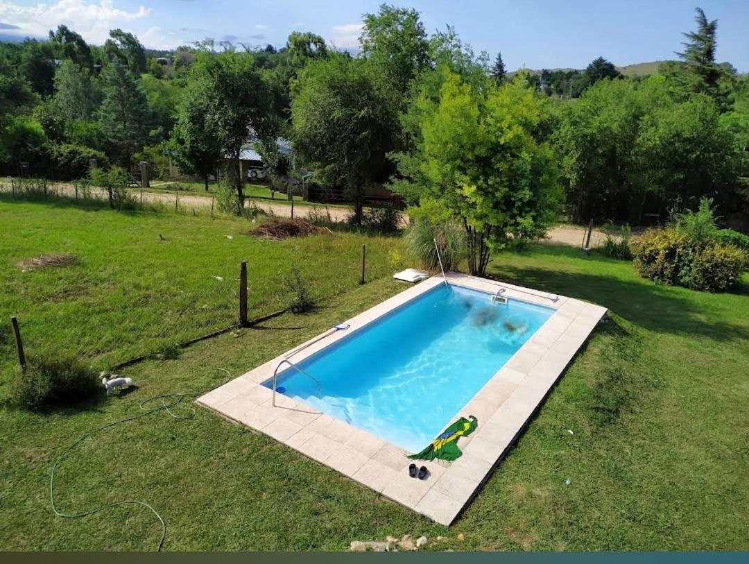 Casa con pileta propia exclusiva para 5 personas con asador estacionamiento y balcón con vistas a las sierras