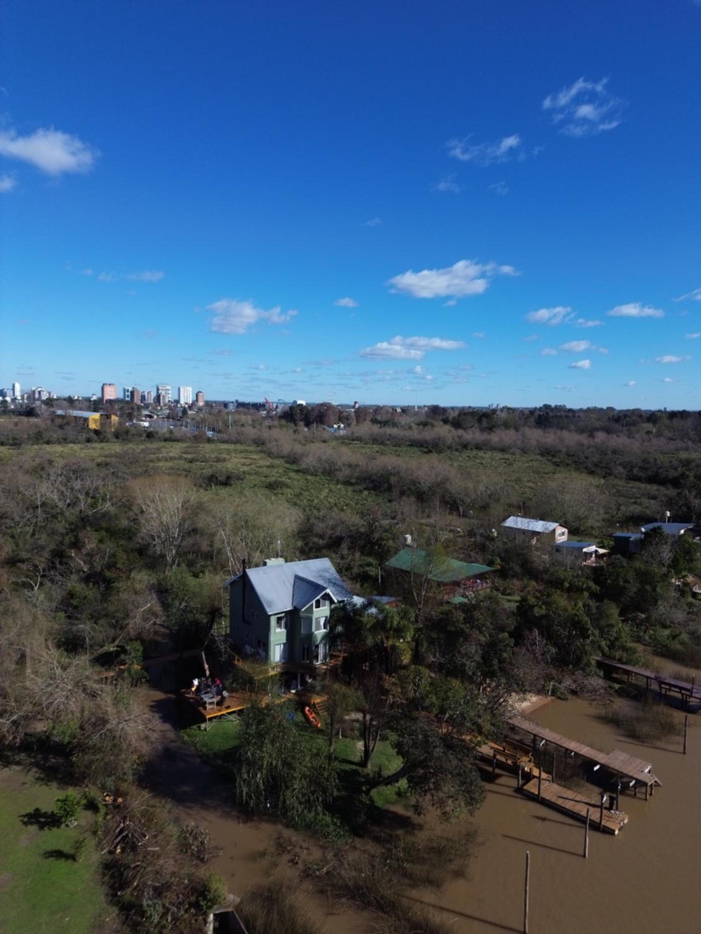 AMANU Casa Unica en el delta de Tigre a solo 5' para 30 personas