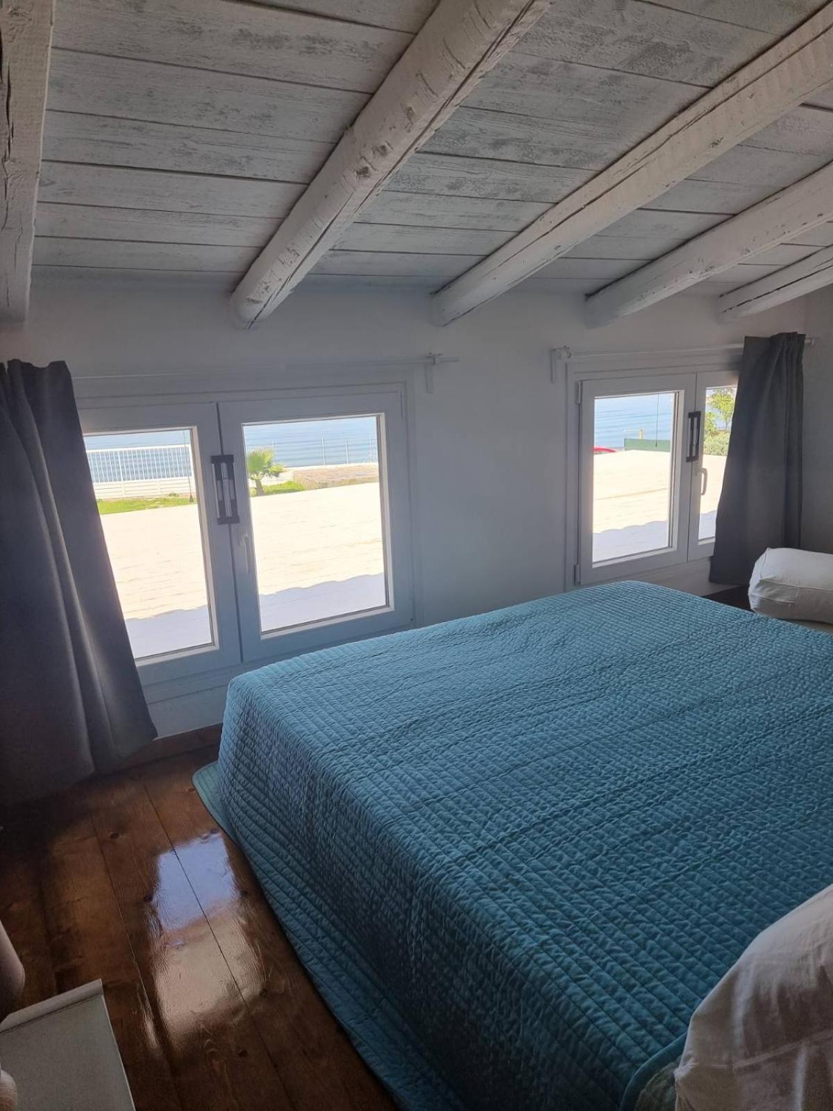 Boutique maisonnette at beachfront 2 view 2