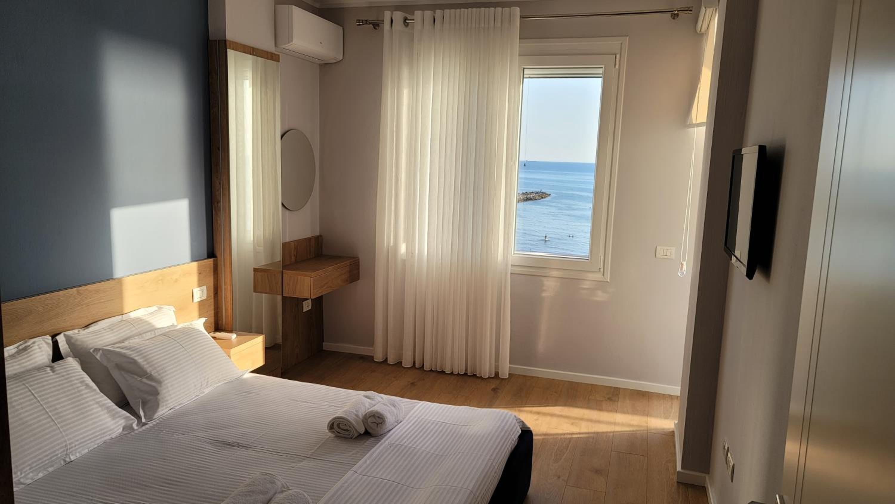 Sea Gate apartment