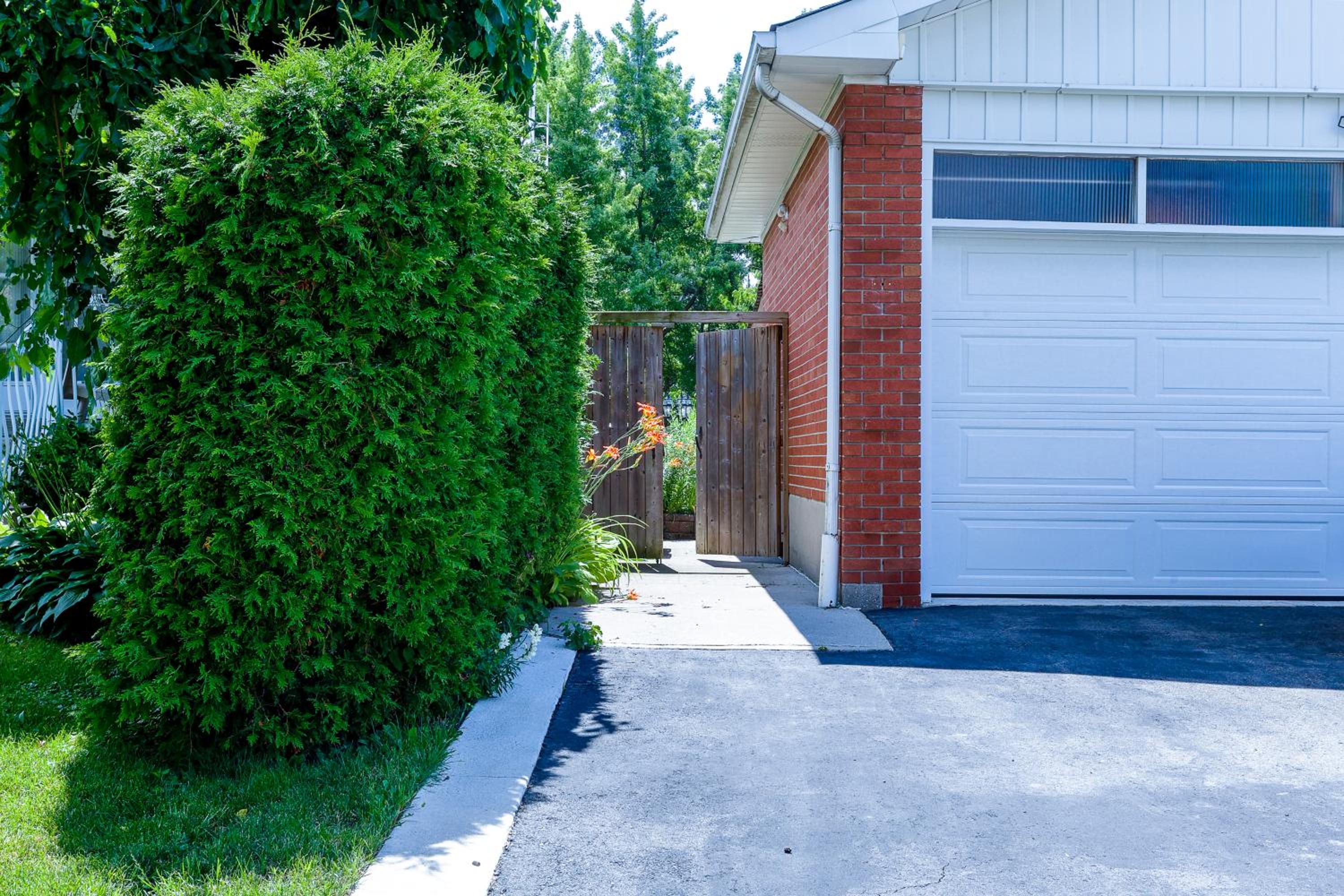 1,200sq ft comfy home, perfect location, luxury bedding, feels like home!