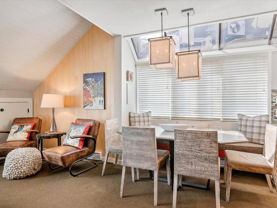 The Crest, Spacious, Central Condo, Free Parking