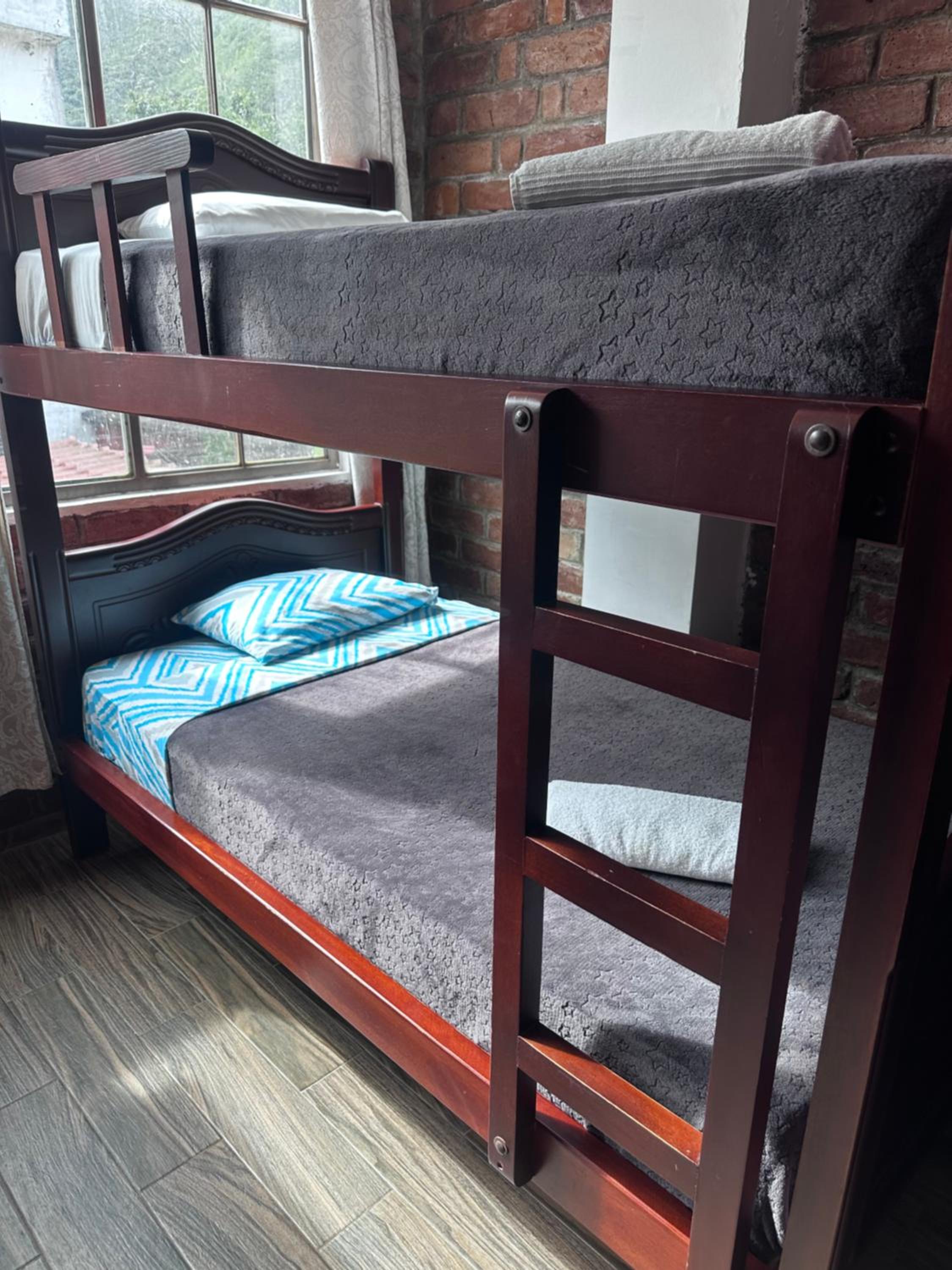 Baños de Agua Santa cocina completa y parqueadero gratis