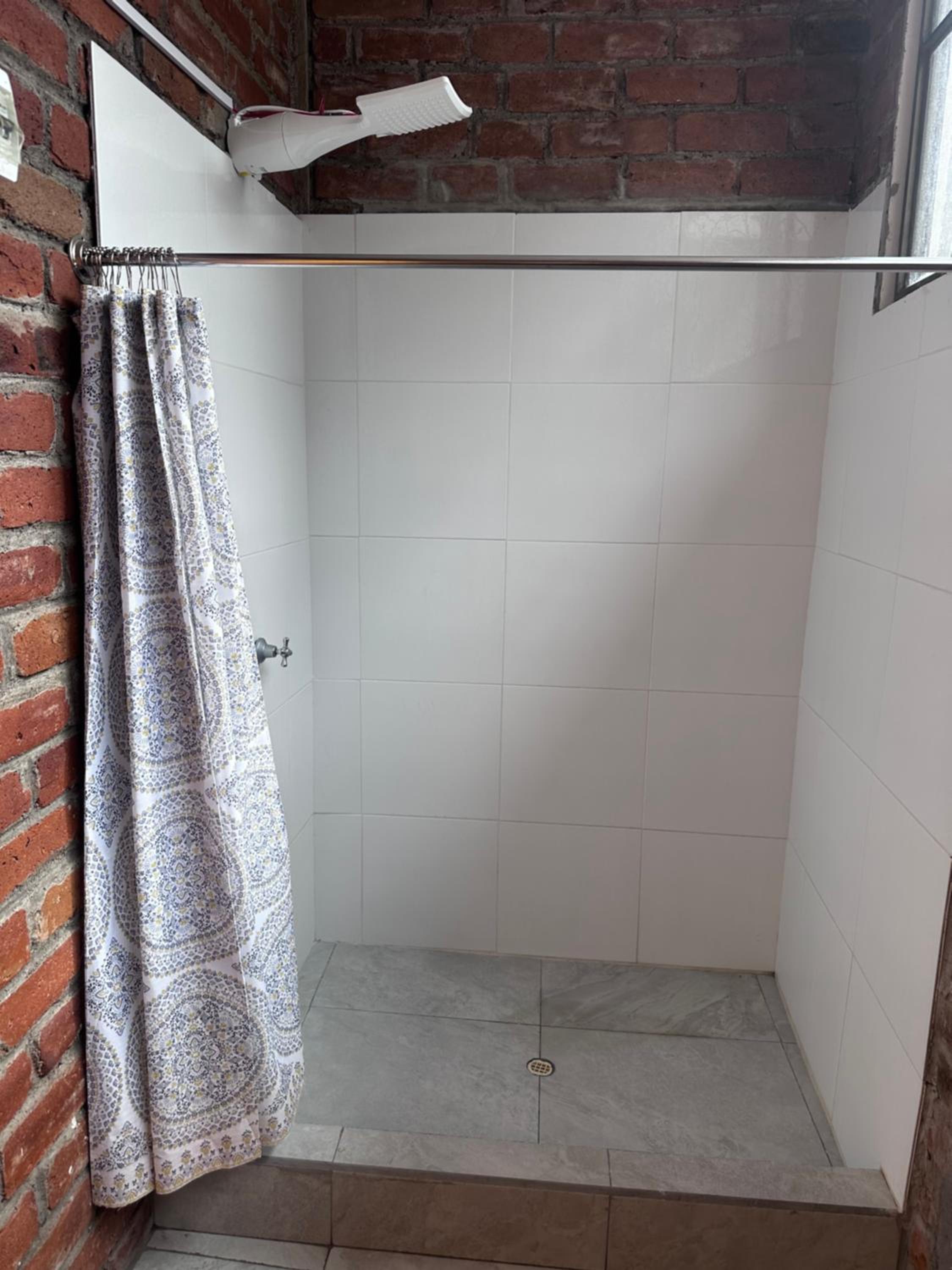 Baños de Agua Santa cocina completa y parqueadero gratis