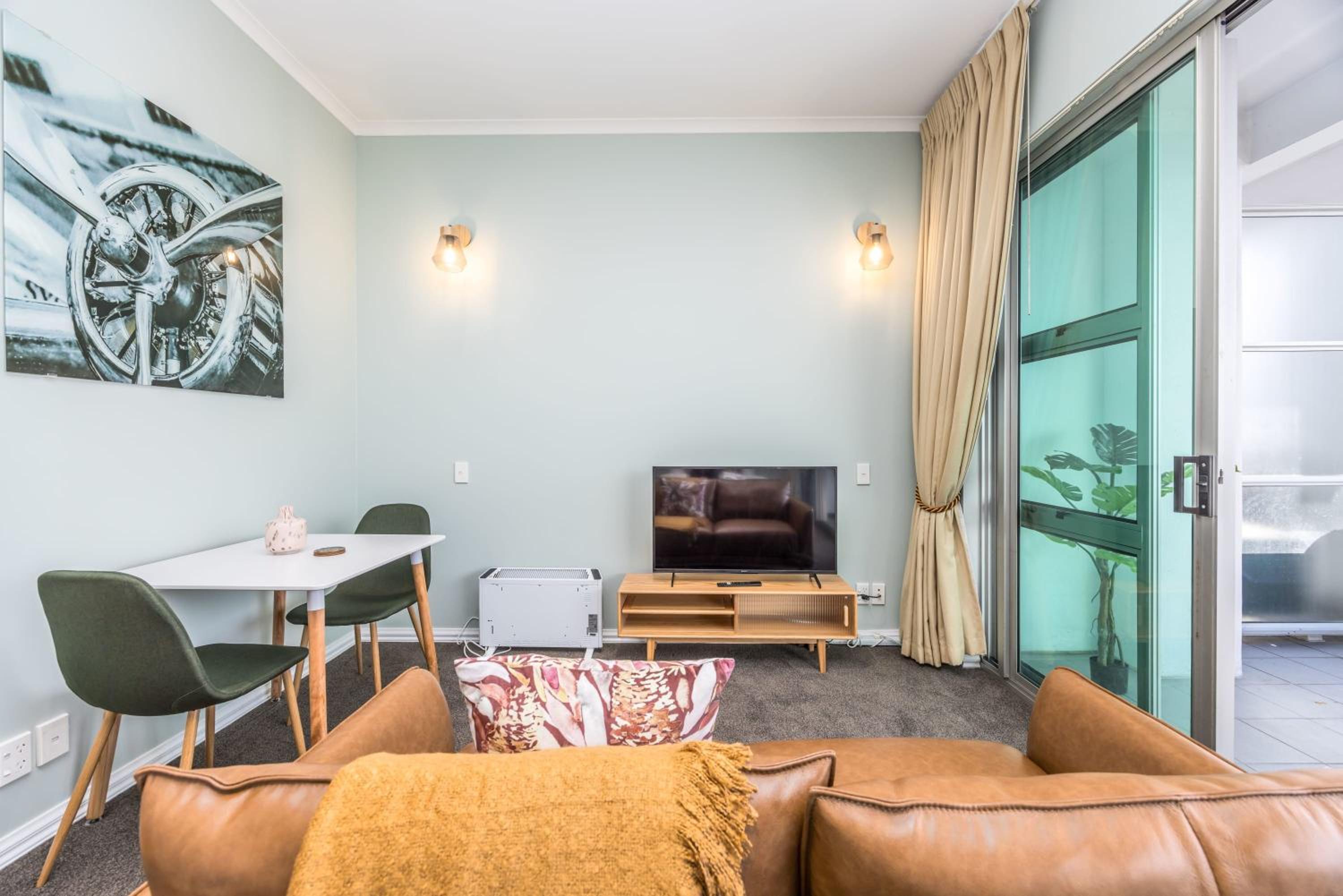 Fabulous renovated studio PW view 2