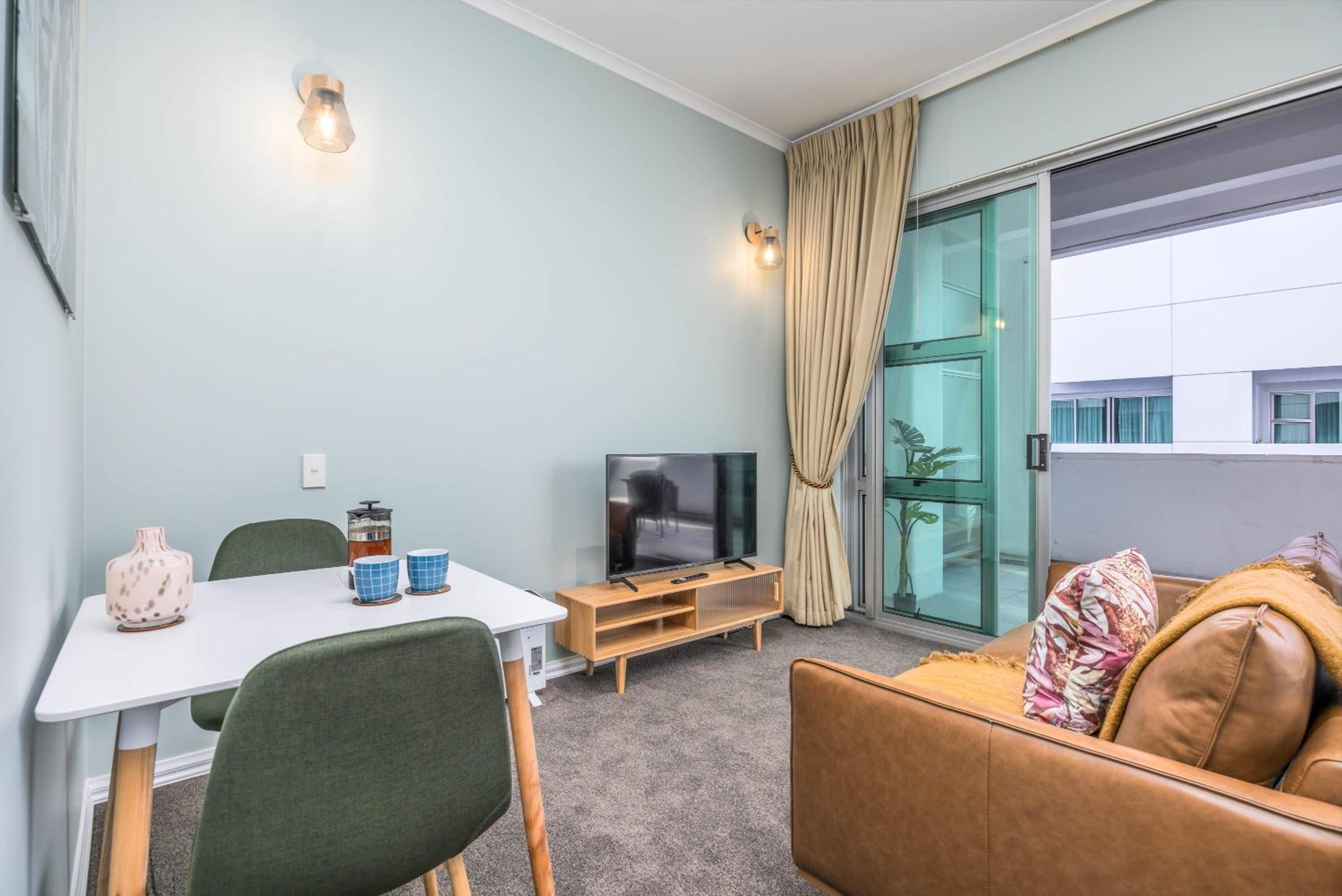 Fabulous renovated studio PW view 3