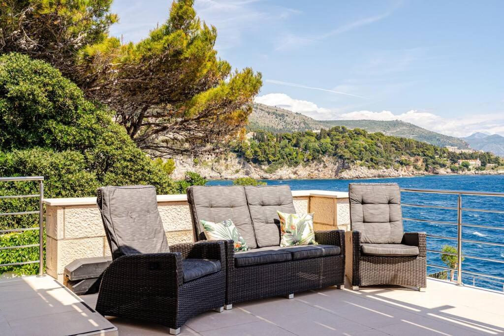 Blue Views Villa with Heated Pool & Jacuzzi
