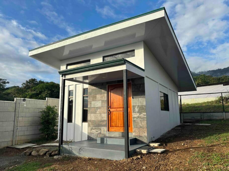 Aparta Studio Jardín Alado