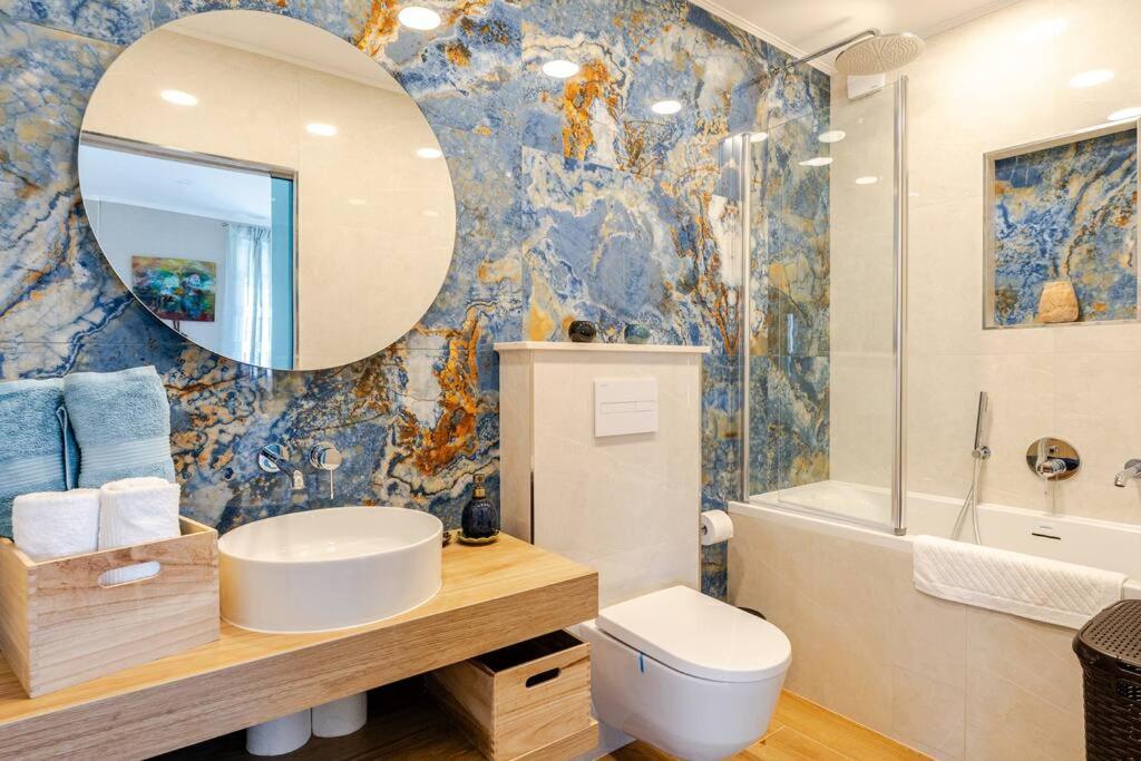Blue Views Villa with Heated Pool & Jacuzzi