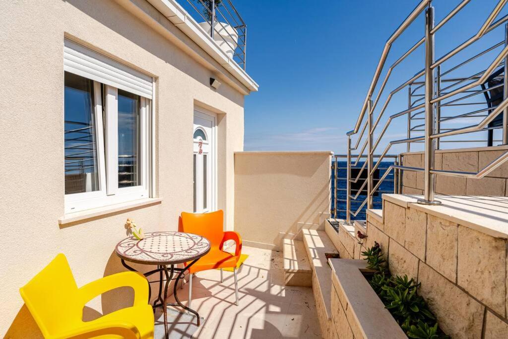 Blue Views Villa with Heated Pool & Jacuzzi