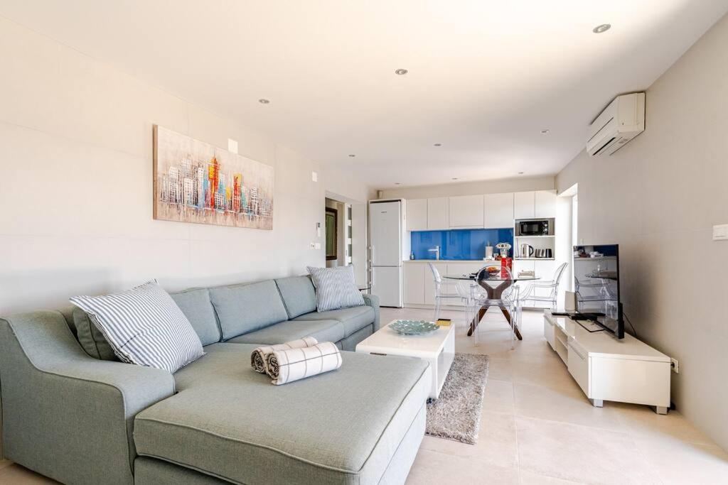 Blue Views Villa with Heated Pool & Jacuzzi