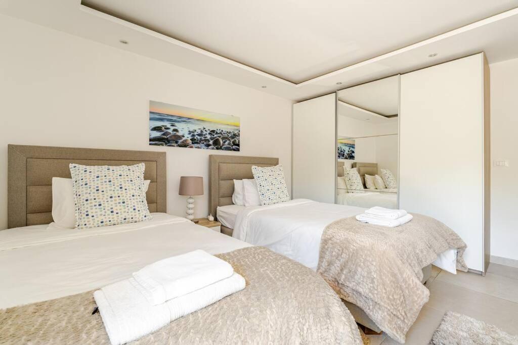 Blue Views Villa with Heated Pool & Jacuzzi