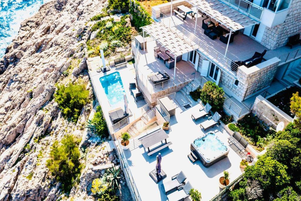 Blue Views Villa with Heated Pool & Jacuzzi