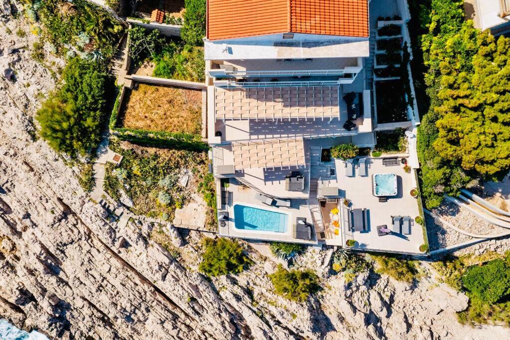 Blue Views Villa with Heated Pool & Jacuzzi