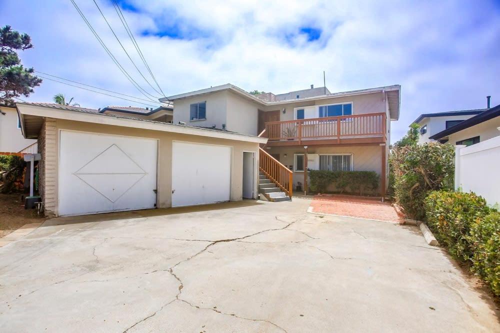 100 Yards Ocean & Surfing Ocean Views Backyard view 2