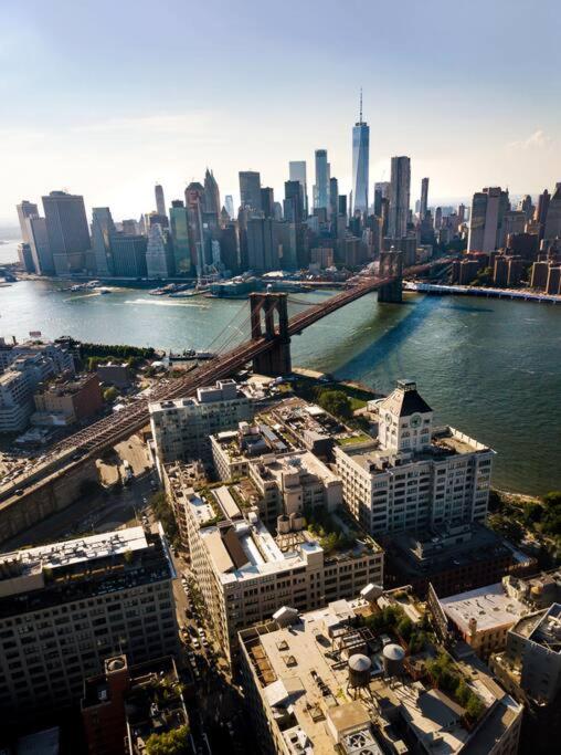 Manhattan Bridge-Brooklyn-UN Private Suite Bath view 3