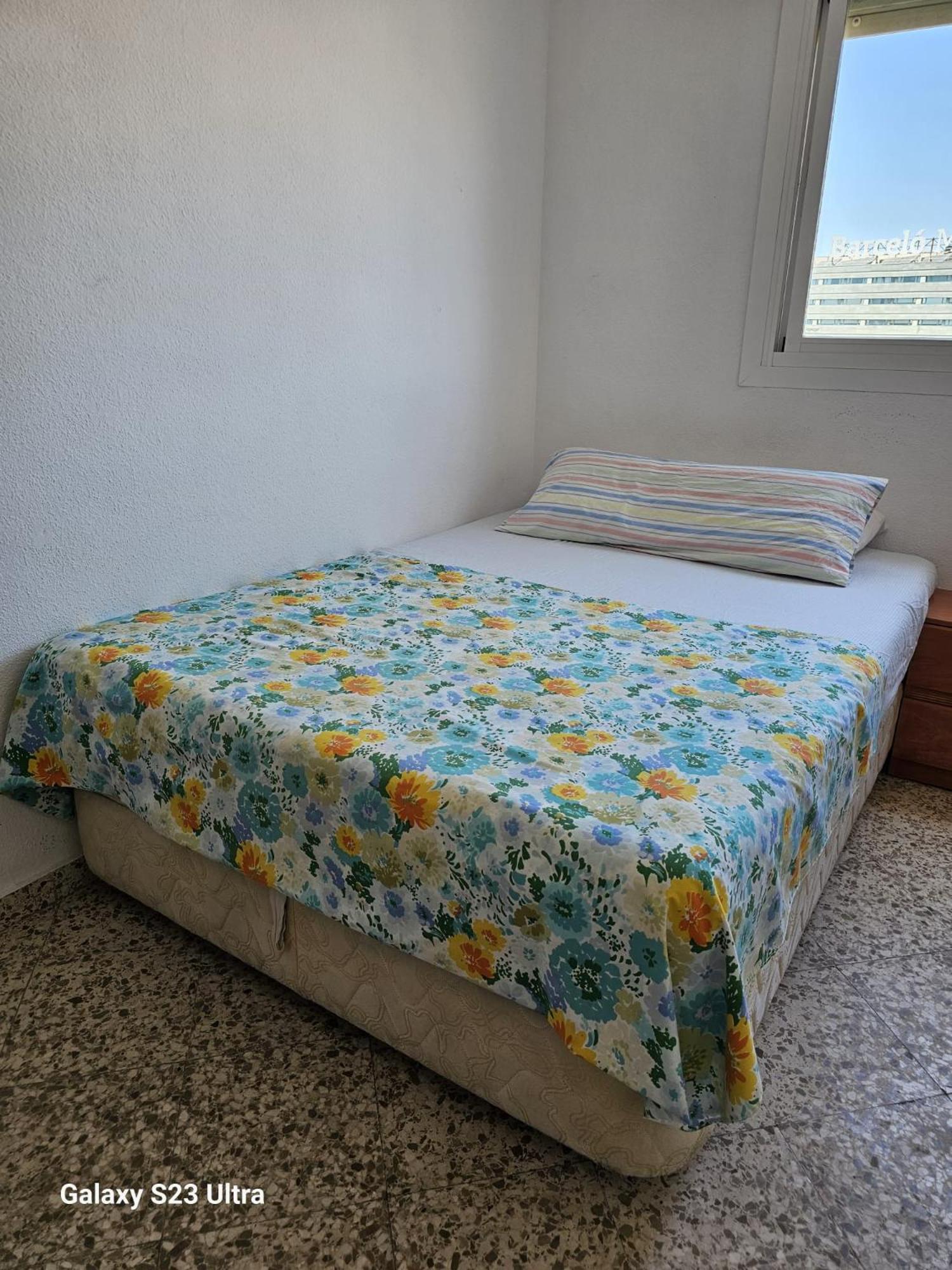 B Habitación preciosa grande privada centro Málaga y cerca de la playa Wi-Fi