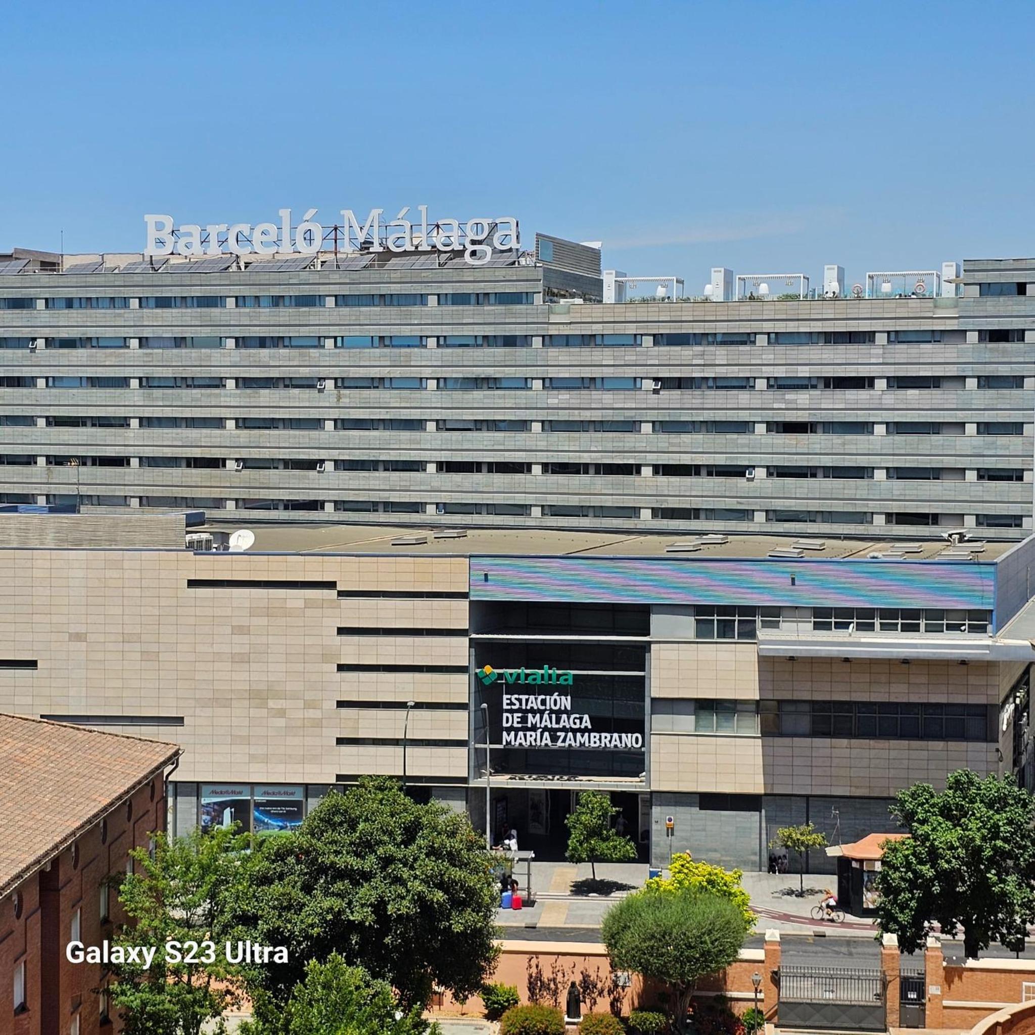 B Habitación preciosa grande privada centro Málaga y cerca de la playa Wi-Fi