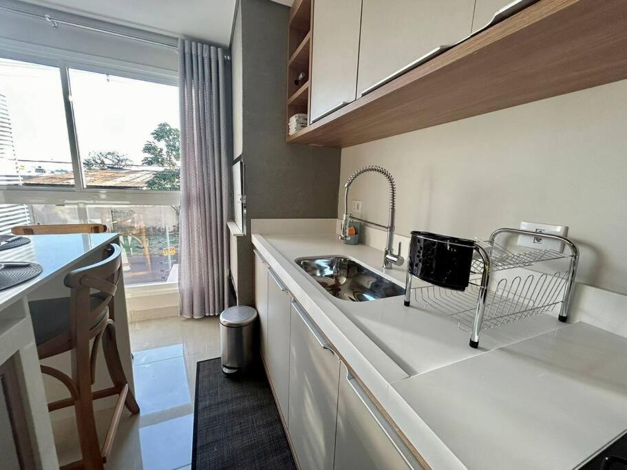 Apartamento novo em Foz, ao lado do Shopping JL