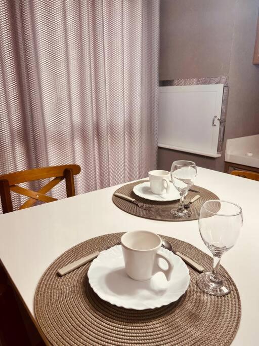 Apartamento novo em Foz, ao lado do Shopping JL