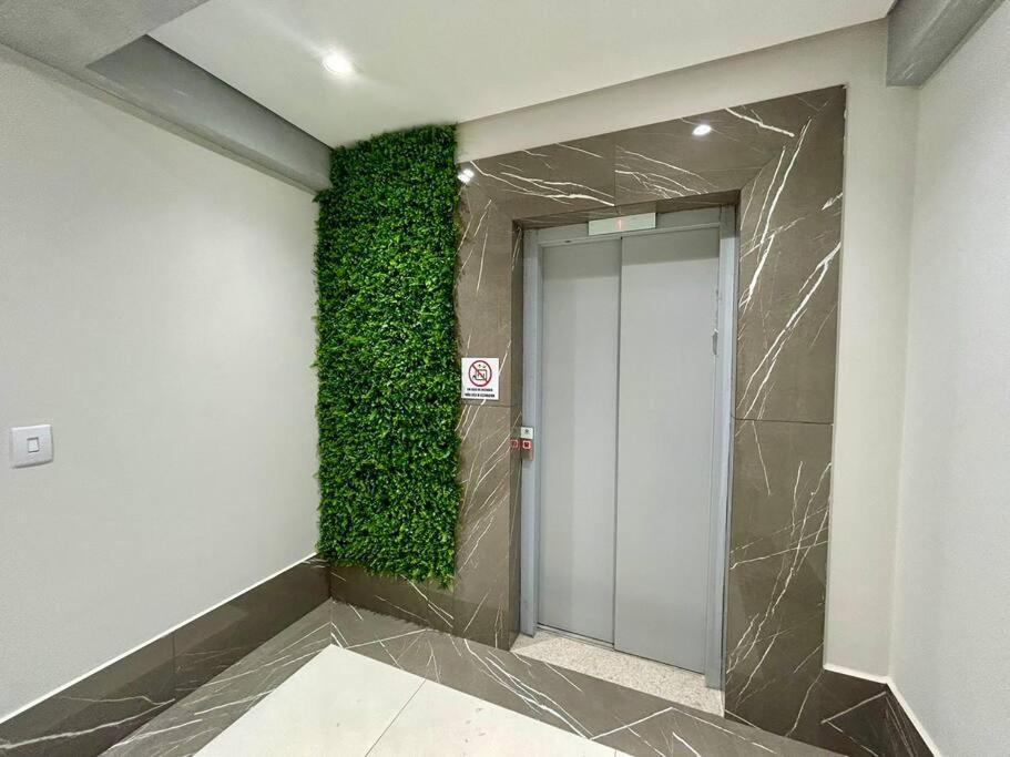 Apartamento novo em Foz, ao lado do Shopping JL