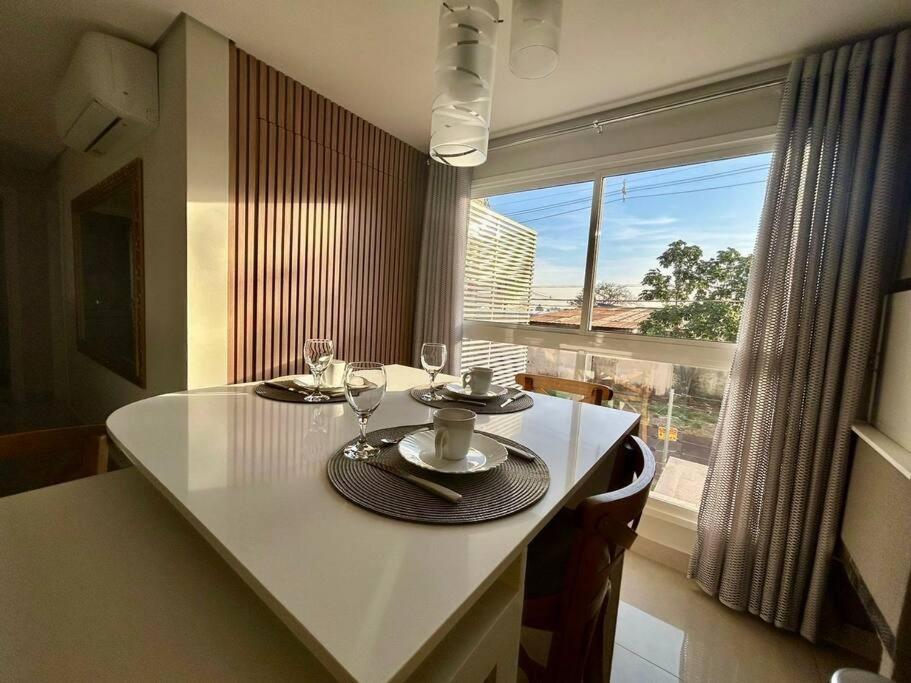 Apartamento novo em Foz, ao lado do Shopping JL