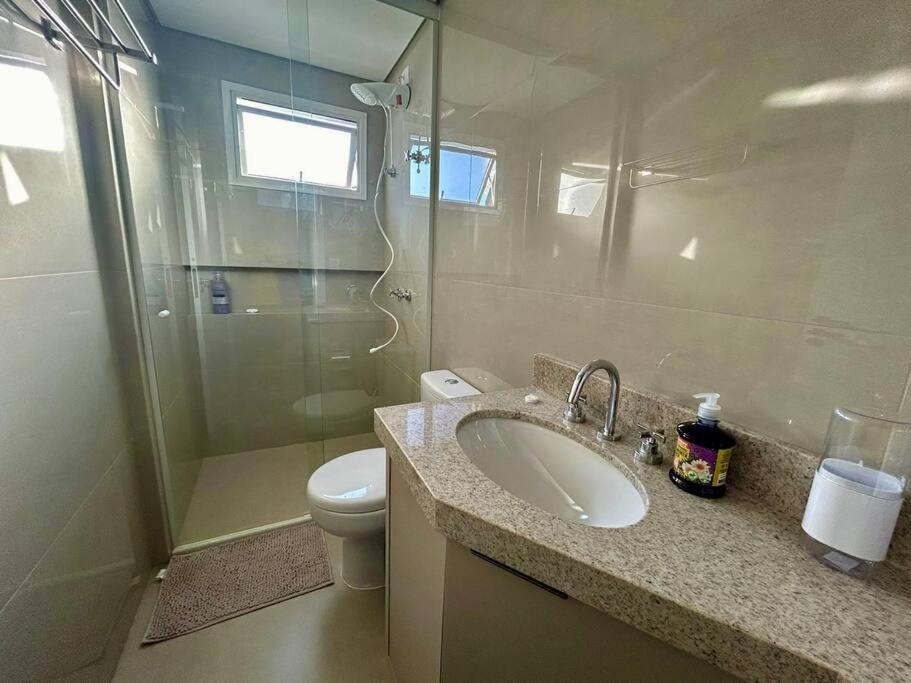 Apartamento novo em Foz, ao lado do Shopping JL