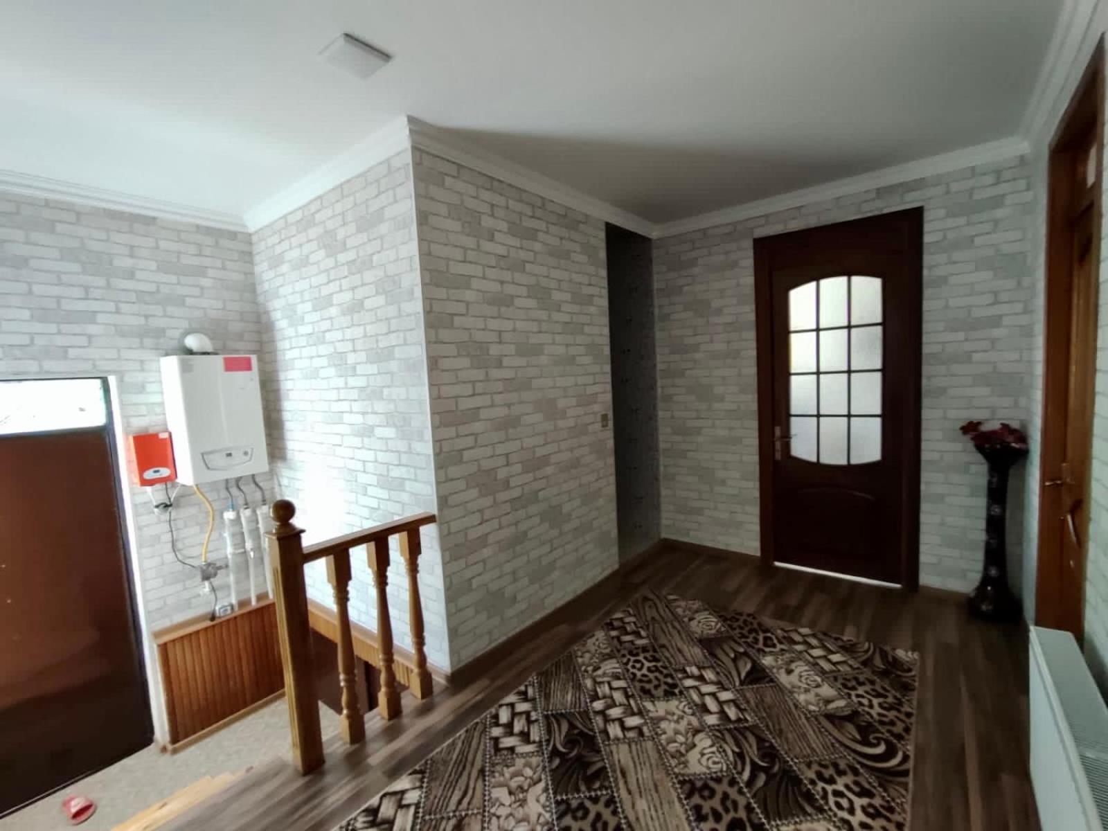 Cheerful 2-bedroom house with private garden