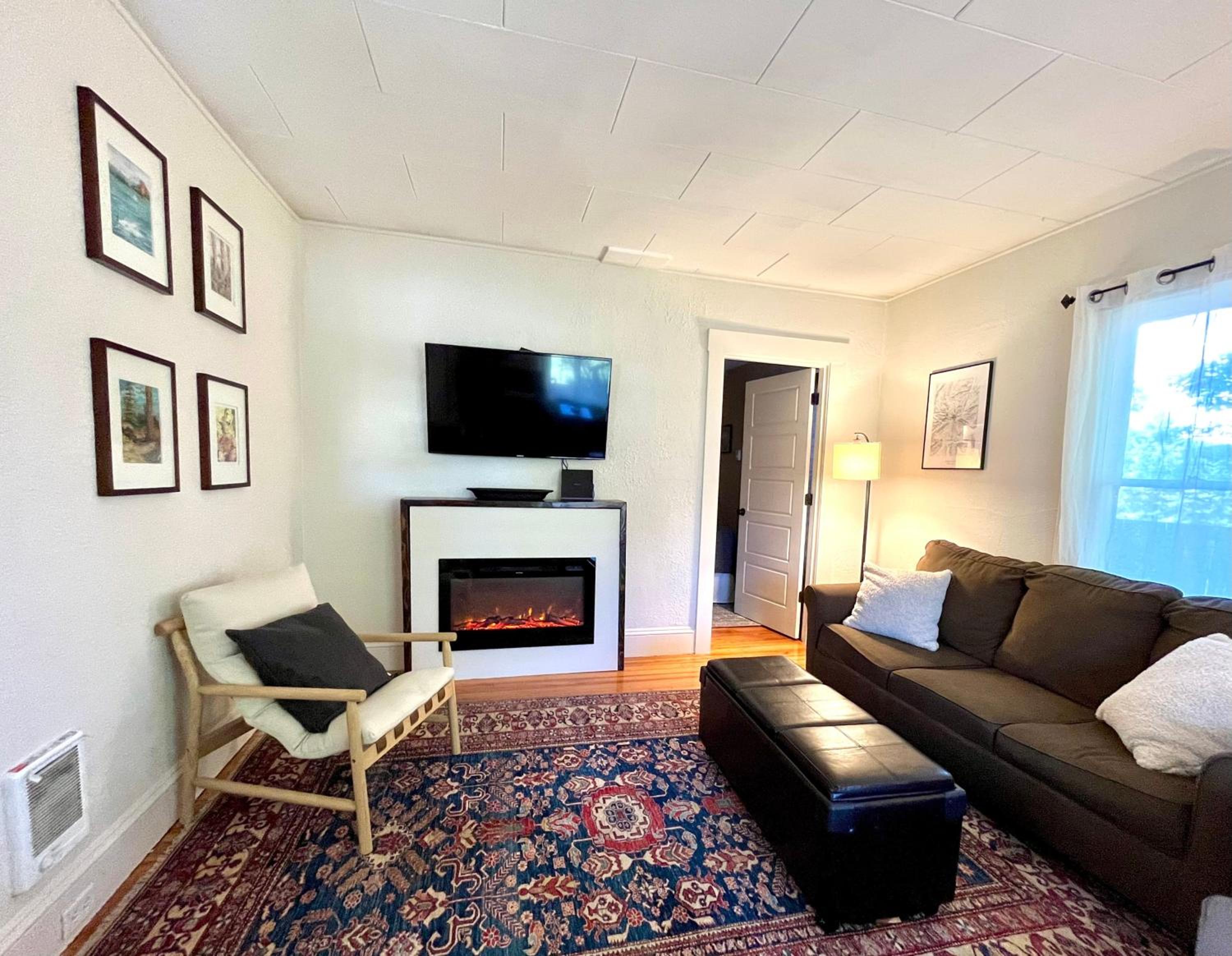Lucky Home at The Columbia River Gorge view 5