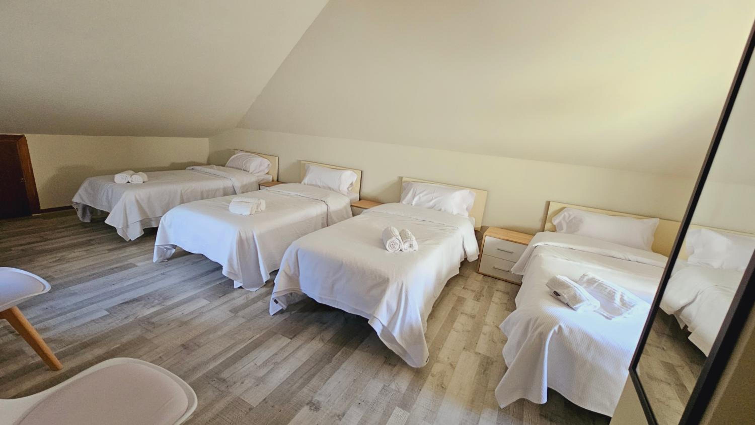 Oliva Rooms 3000
