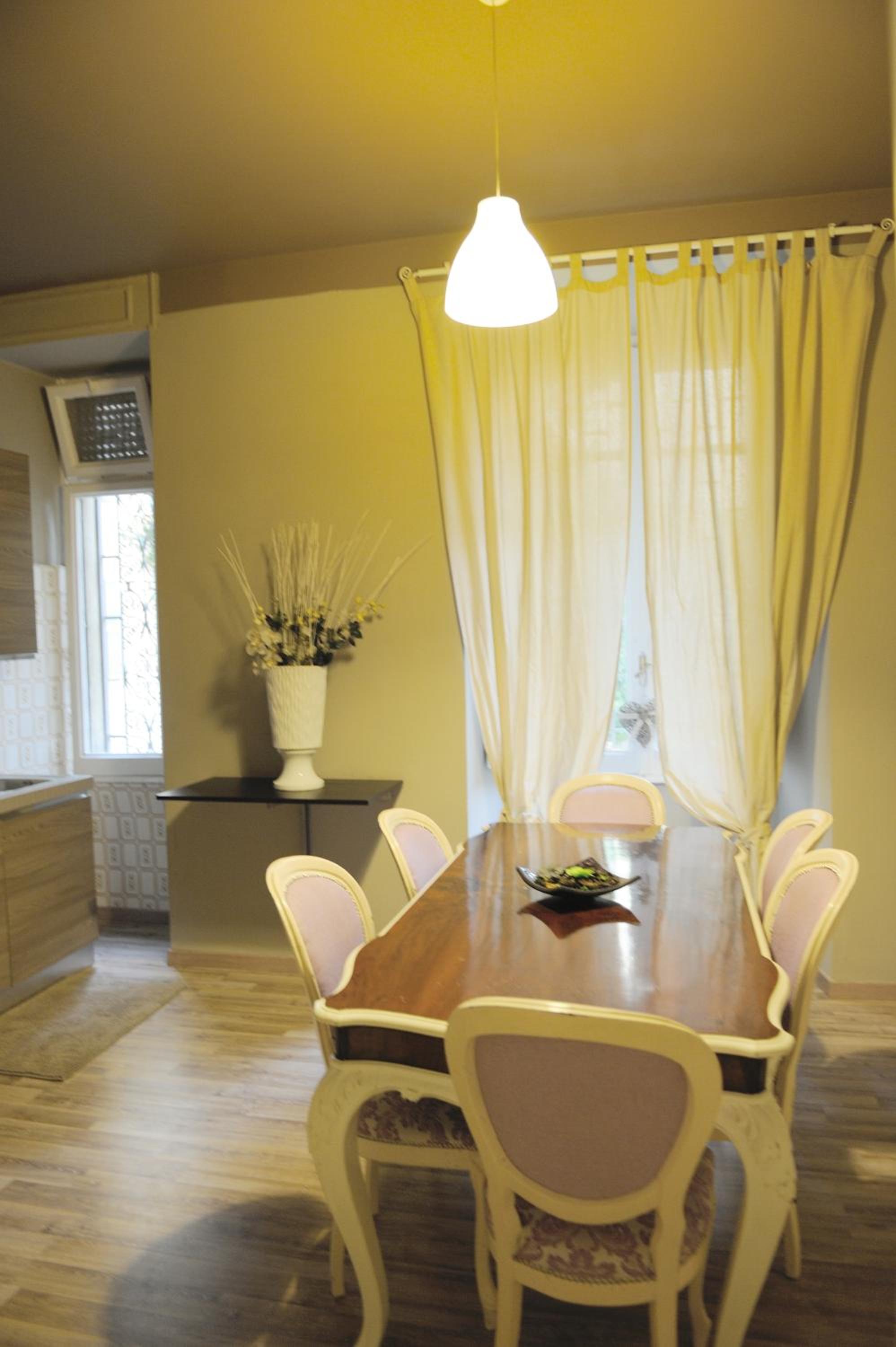 Alexia Home