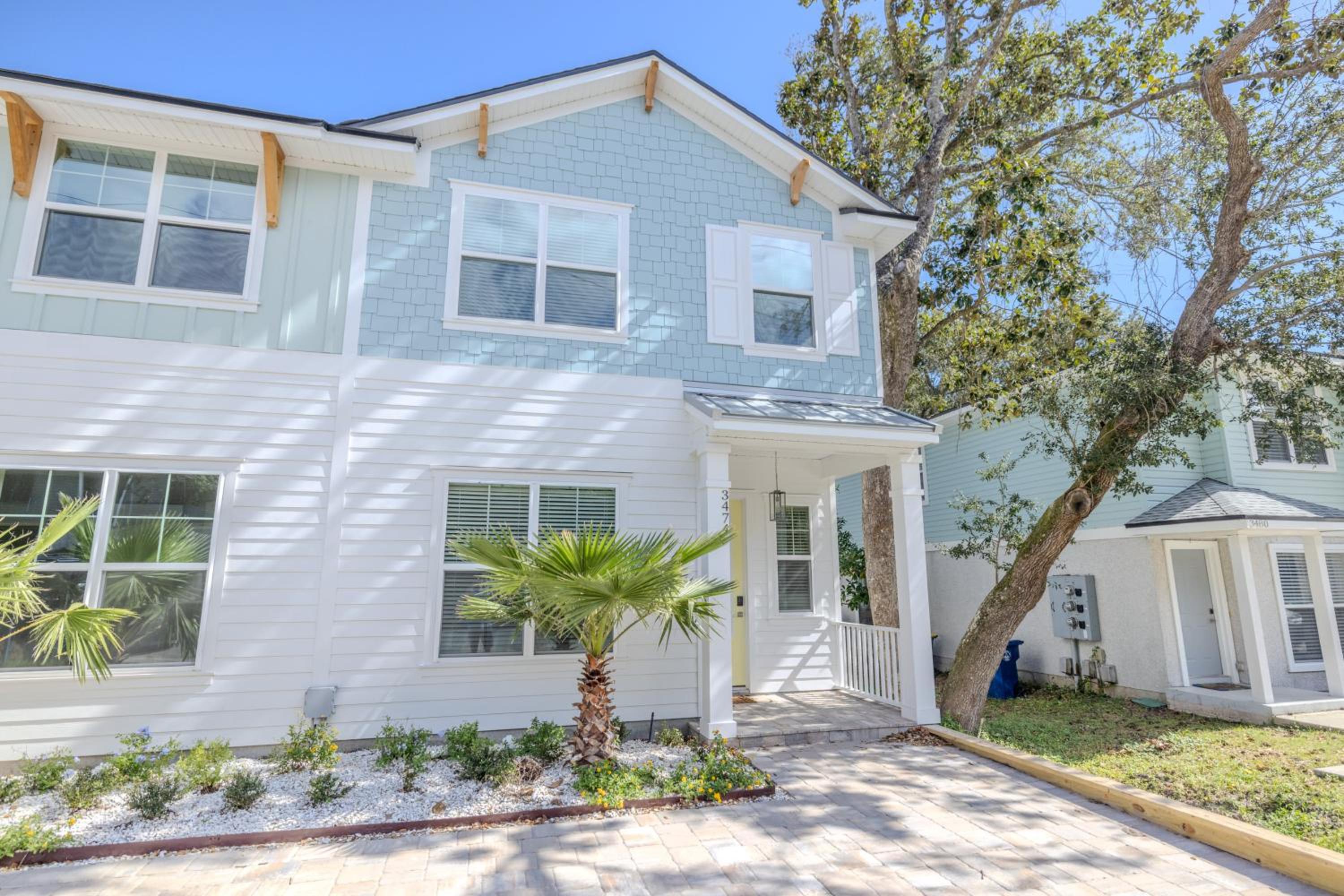 Townhome One Block To Beach 2 Minute Walk view 3